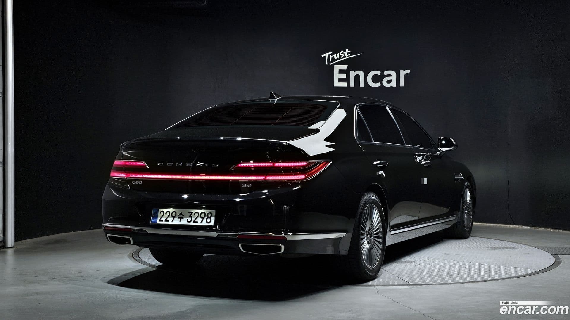 Main__Slider__Photo:G90 Genesis 2019.0-1