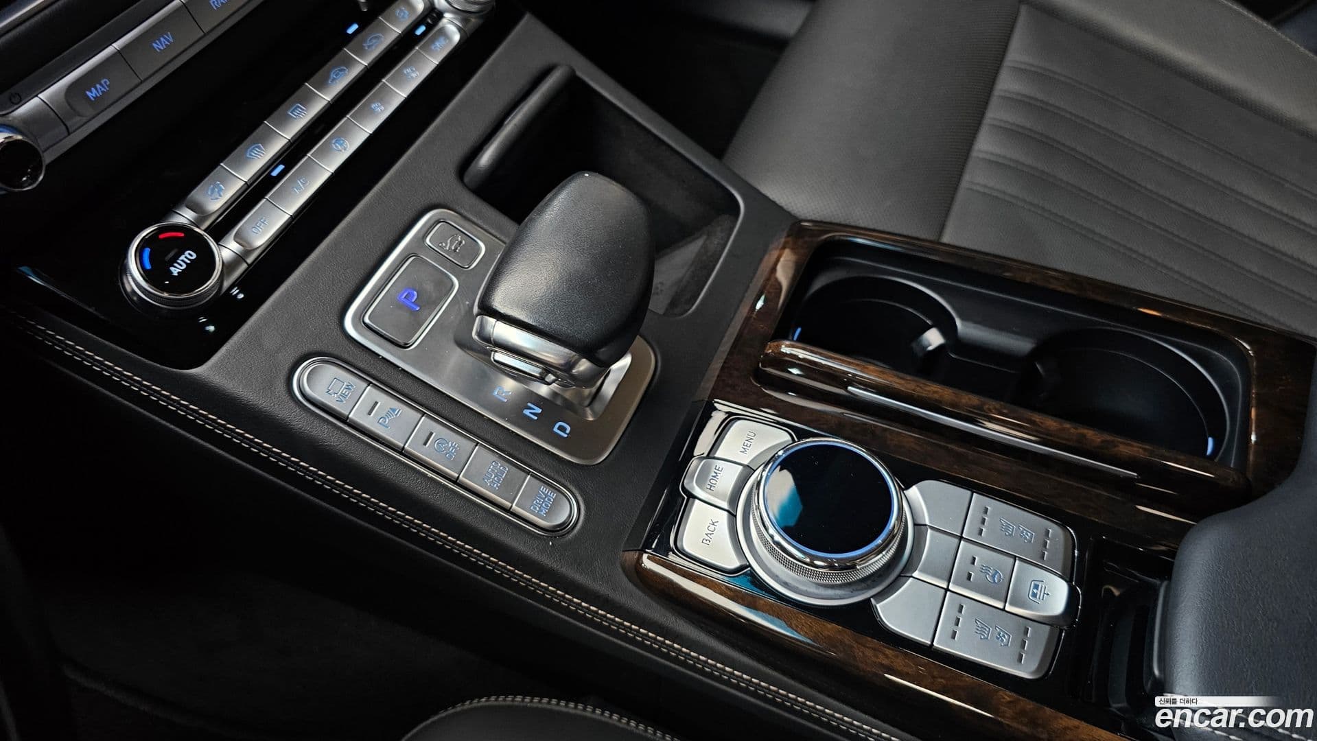 Main__Slider__Photo:G90 Genesis 2019.0-8