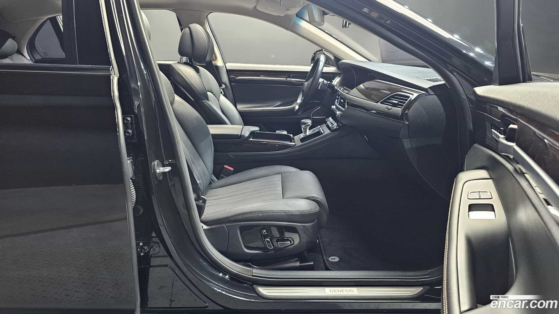 G90 Genesis 2019.0-INNER-010