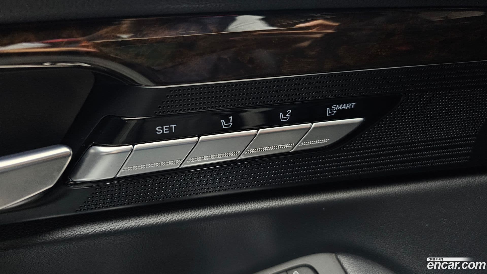 Main__Slider__Photo:G90 Genesis 2019.0-15