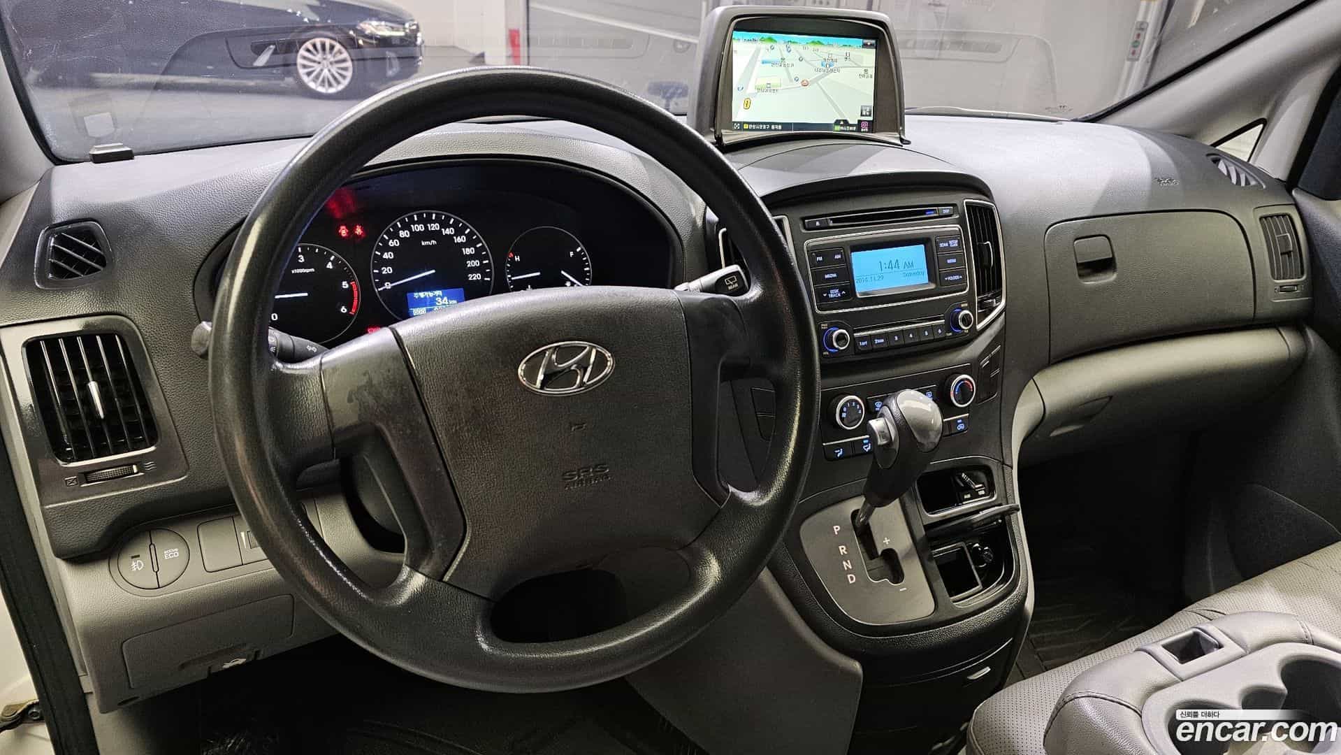 Starex Hyundai 2019.4-INNER-007