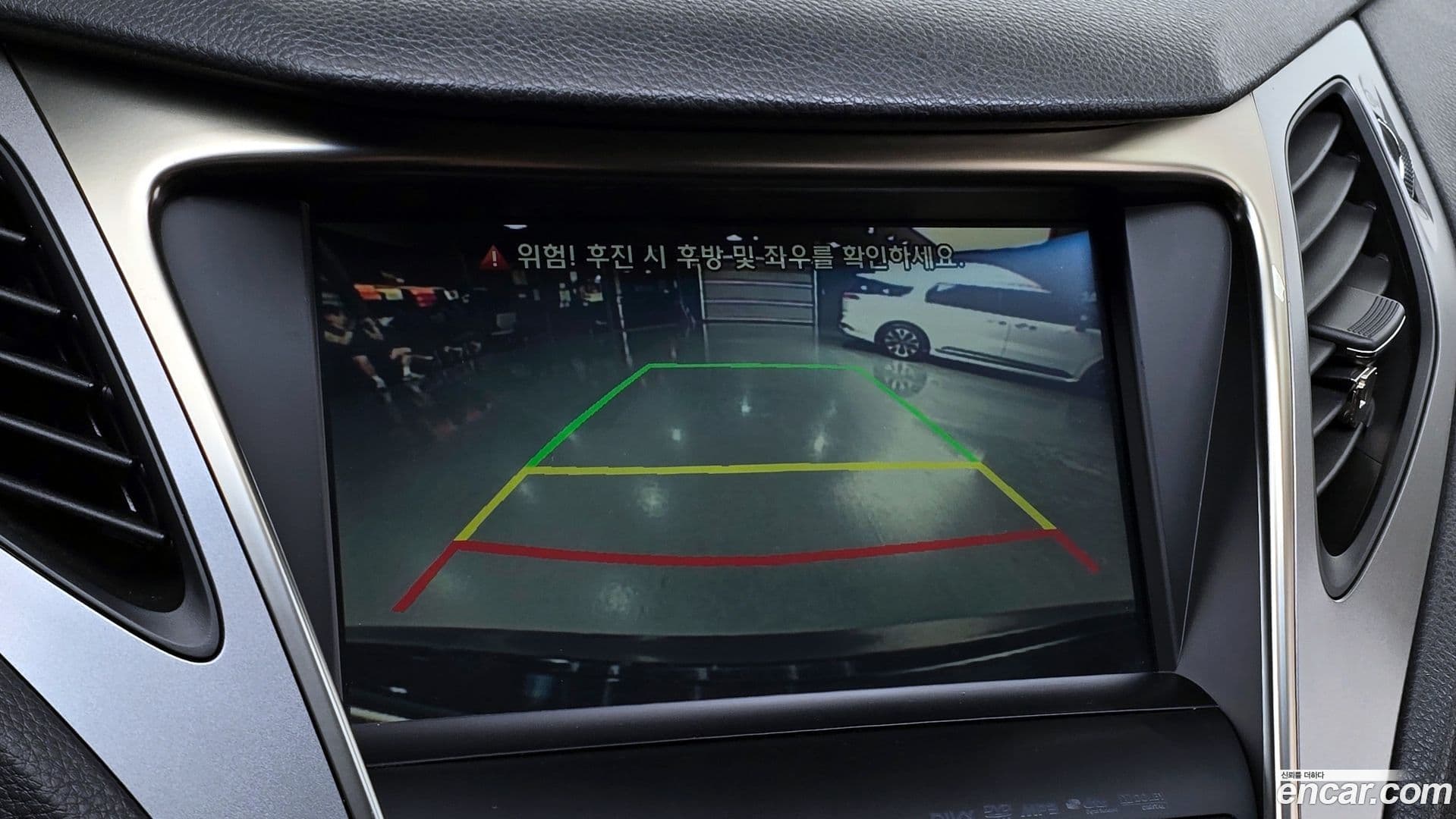 Main__Slider__Photo:Grandeur Hyundai 2014.3-15