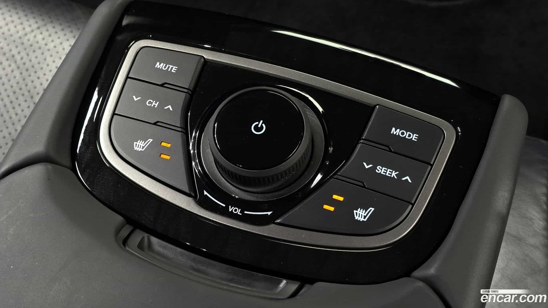 Grandeur Hyundai 2014.3-OPTION-023