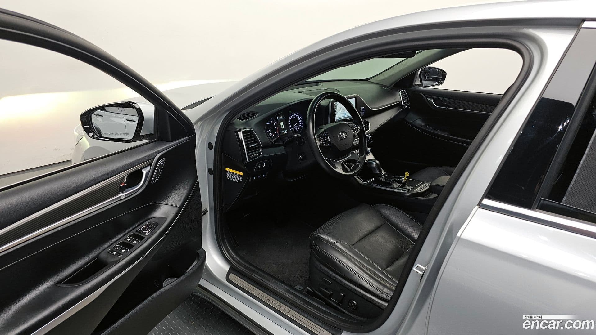 Main__Slider__Photo:Grandeur Hyundai 2018.7-10