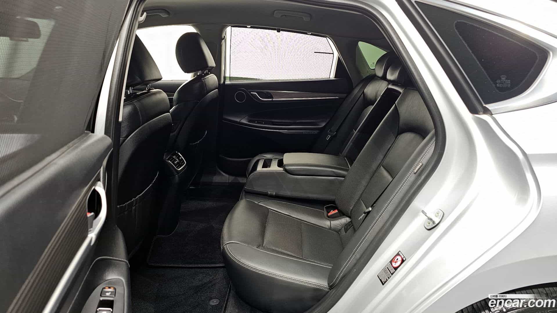 Grandeur Hyundai 2018.7-OPTION-016