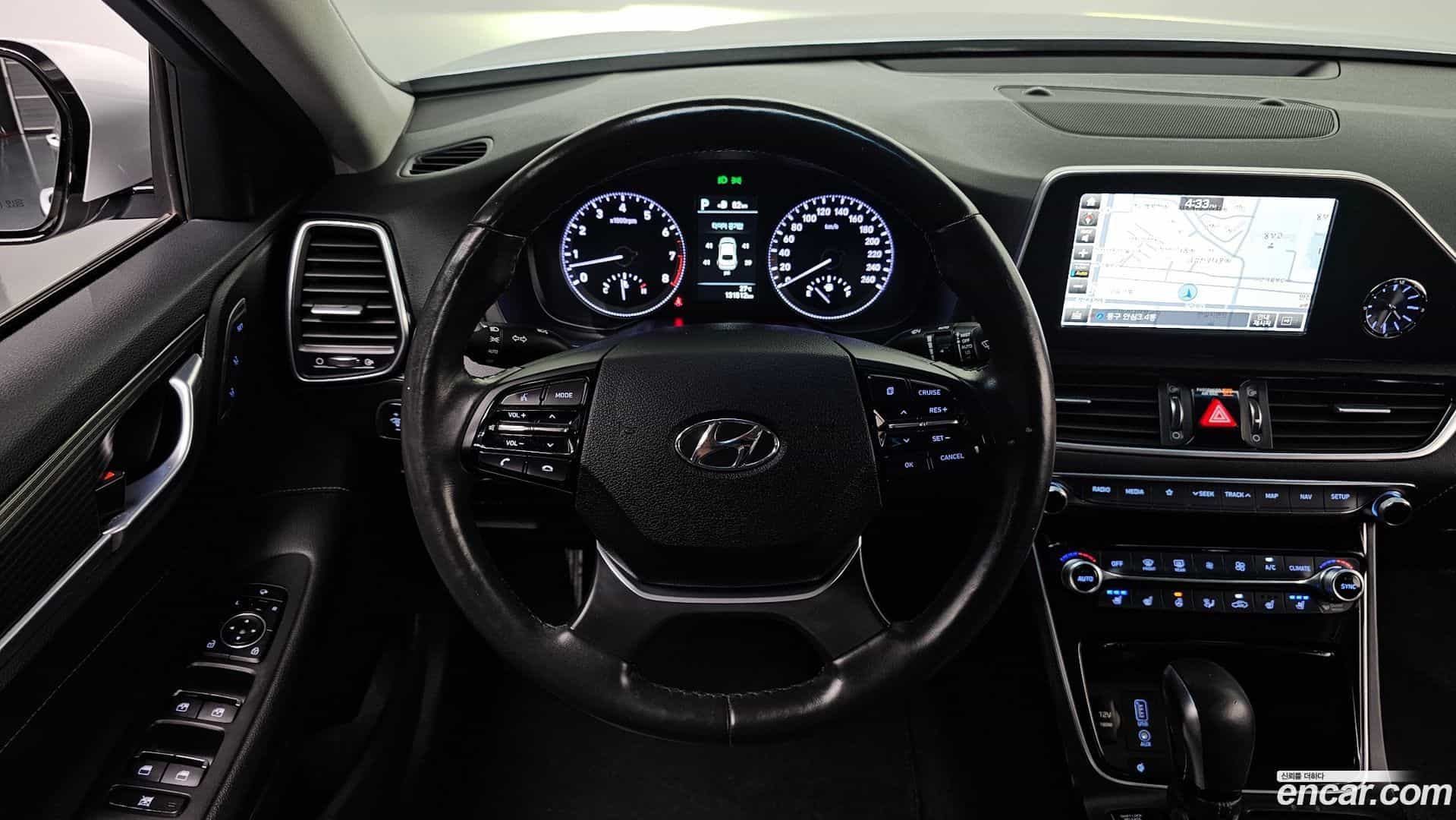 Grandeur Hyundai 2018.7-OPTION-017