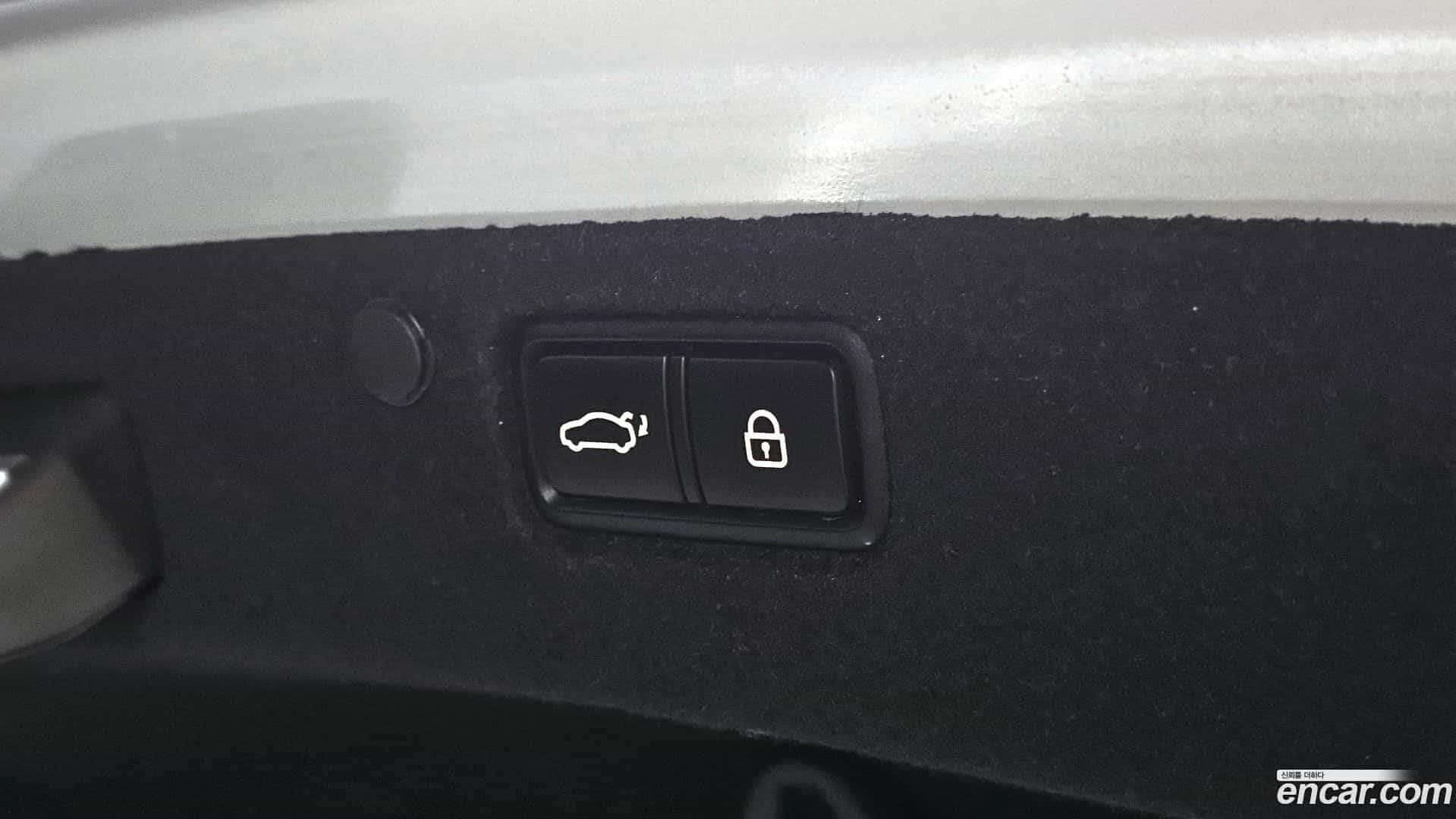 Grandeur Hyundai 2018.7-OPTION-021