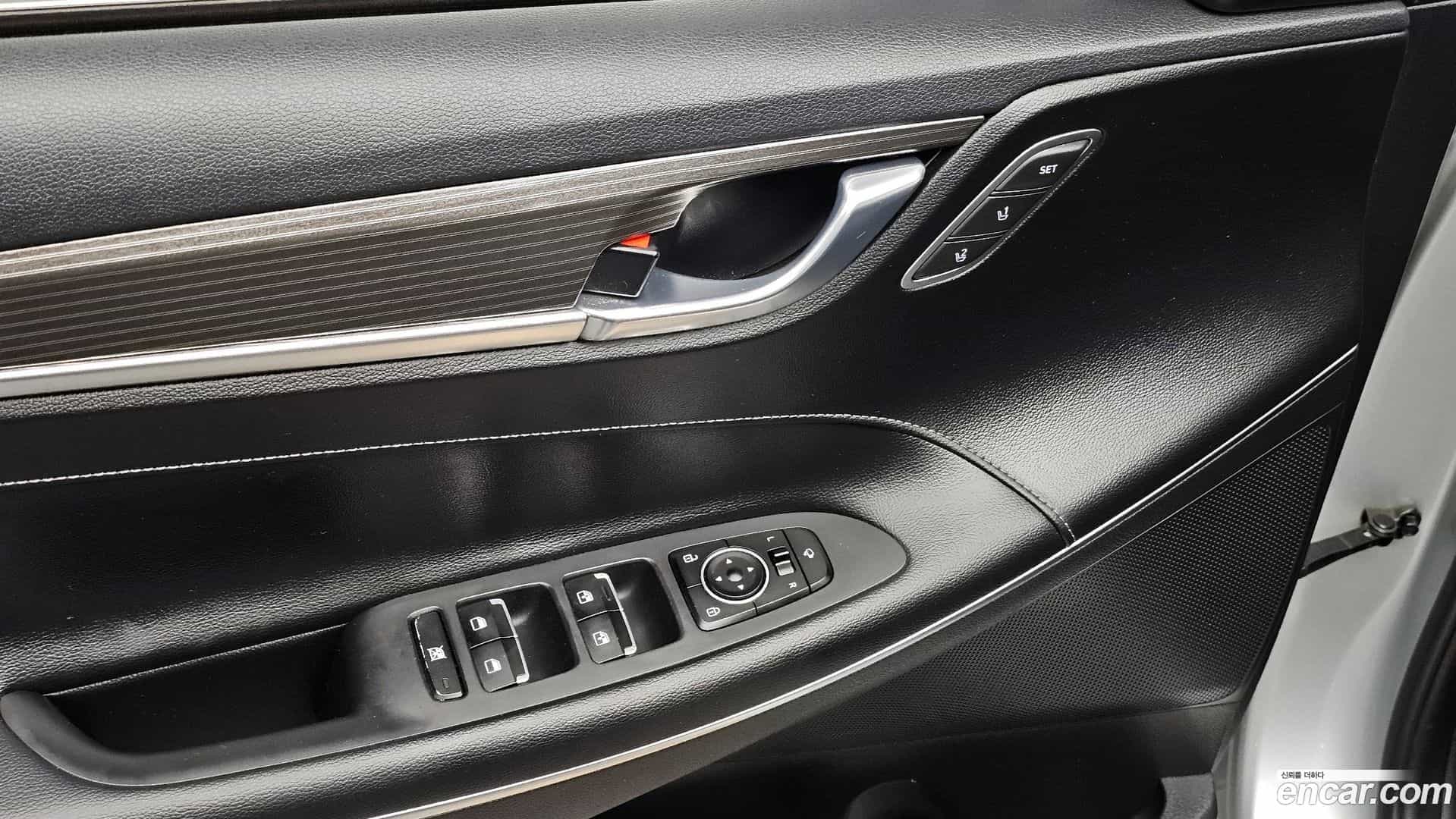 Grandeur Hyundai 2018.7-OPTION-022