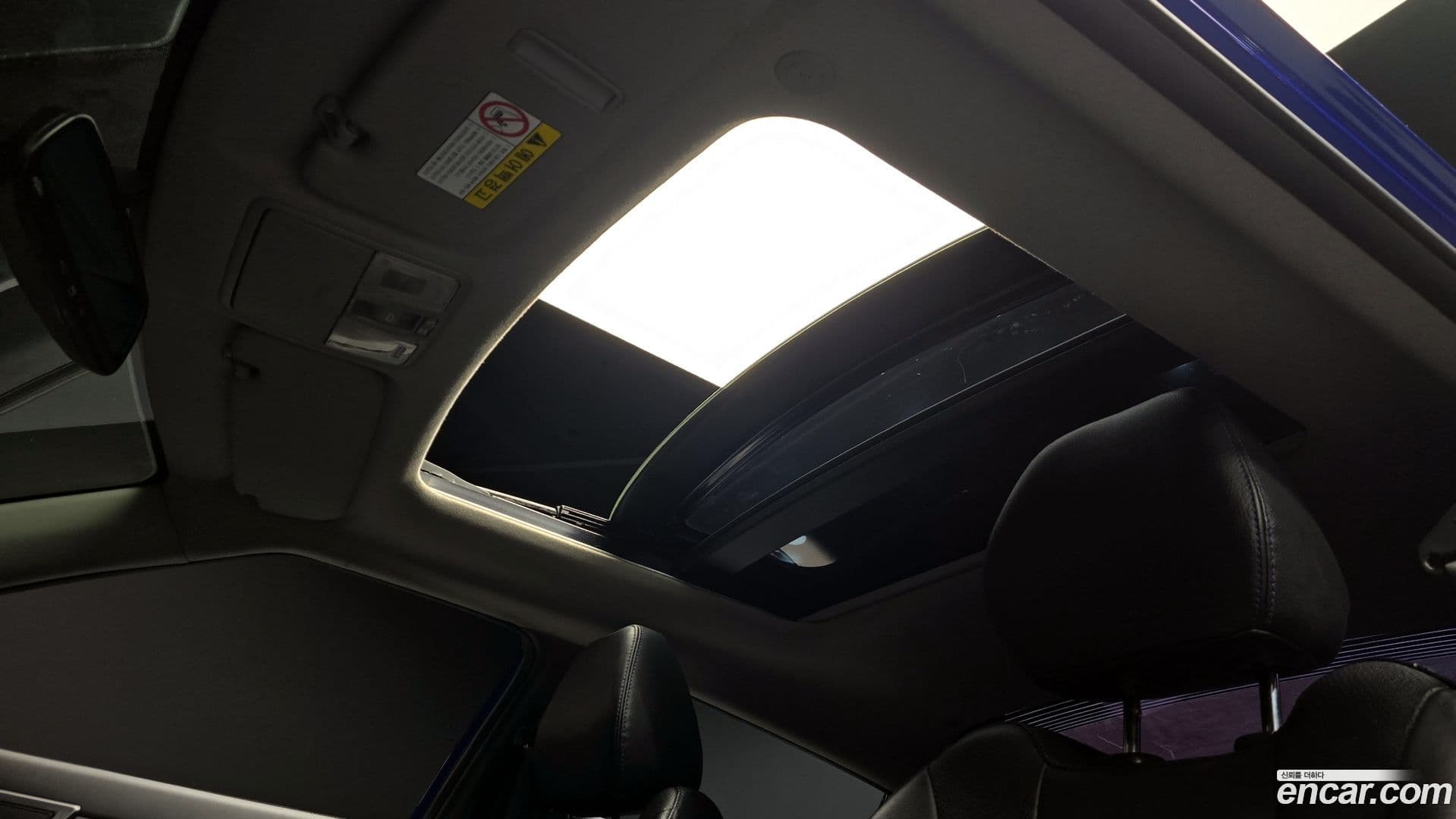 Main__Slider__Photo:Veloster Hyundai 2012.11-18