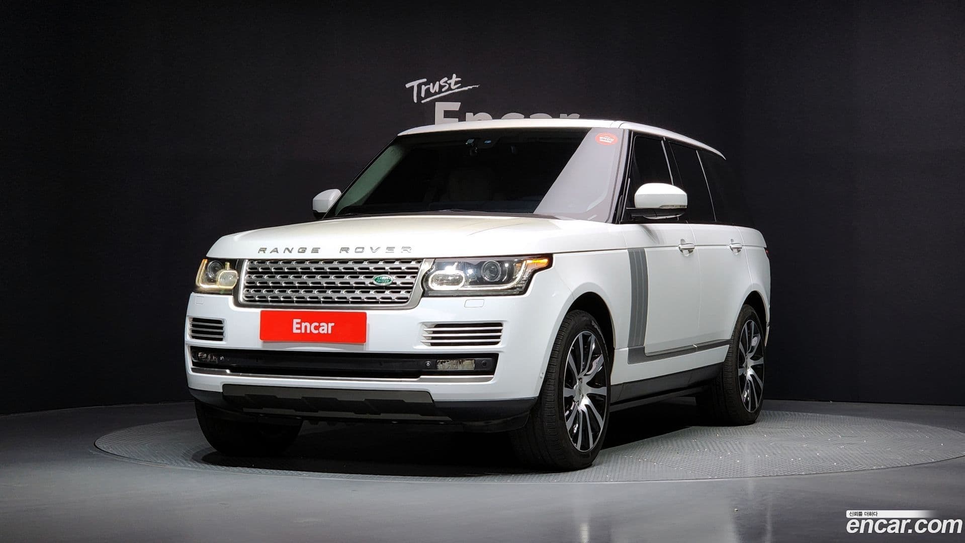 Main__Slider__Photo:Range Rover Land Rover 2014.11-0