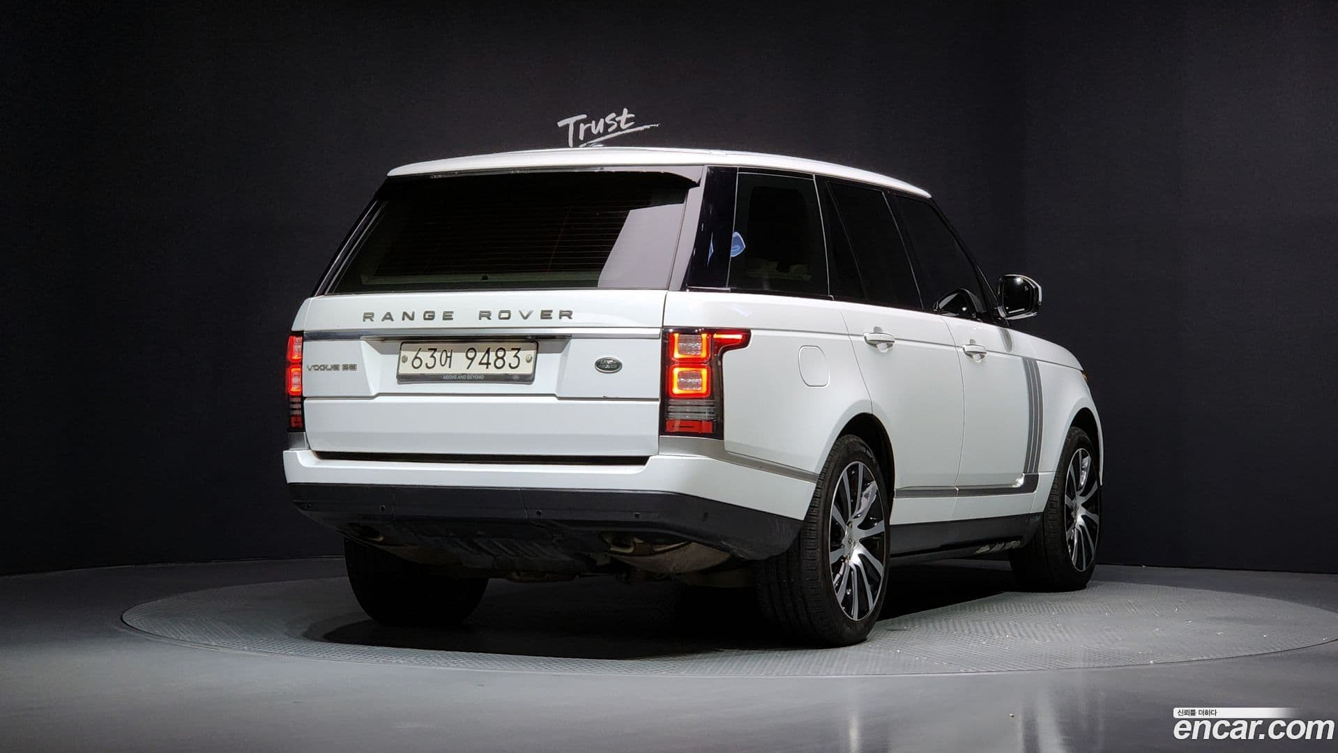 Main__Slider__Photo:Range Rover Land Rover 2014.11-1