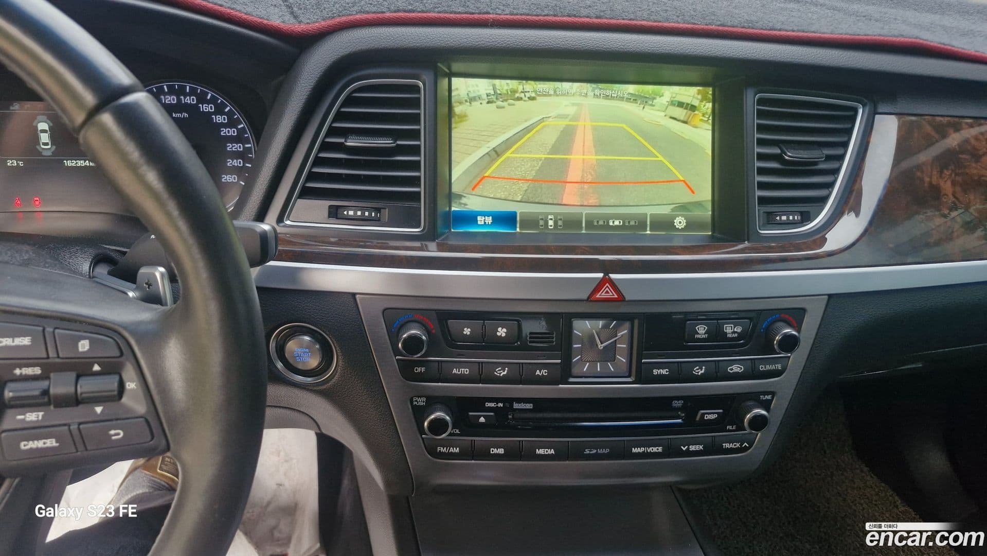 Main__Slider__Photo:Genesis Hyundai 2014.9-13