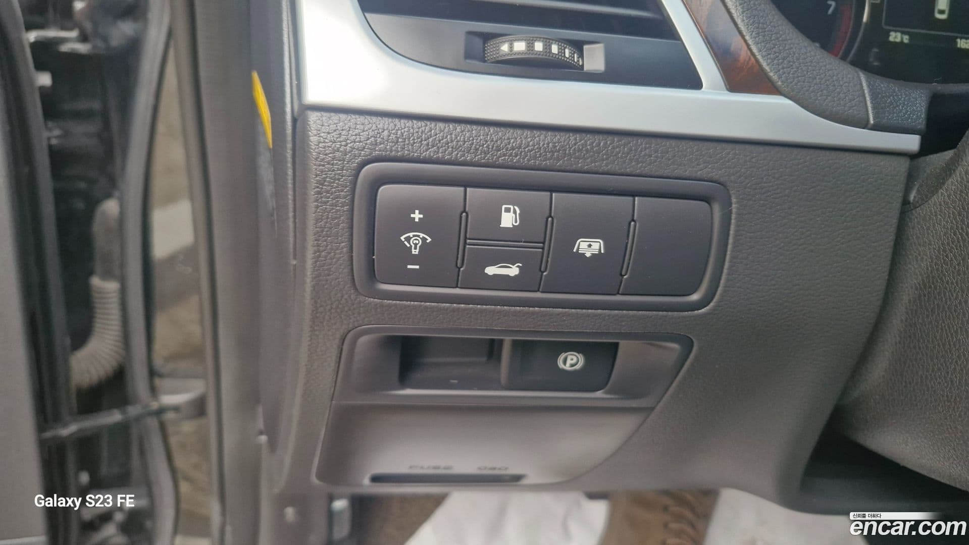 Main__Slider__Photo:Genesis Hyundai 2014.9-16