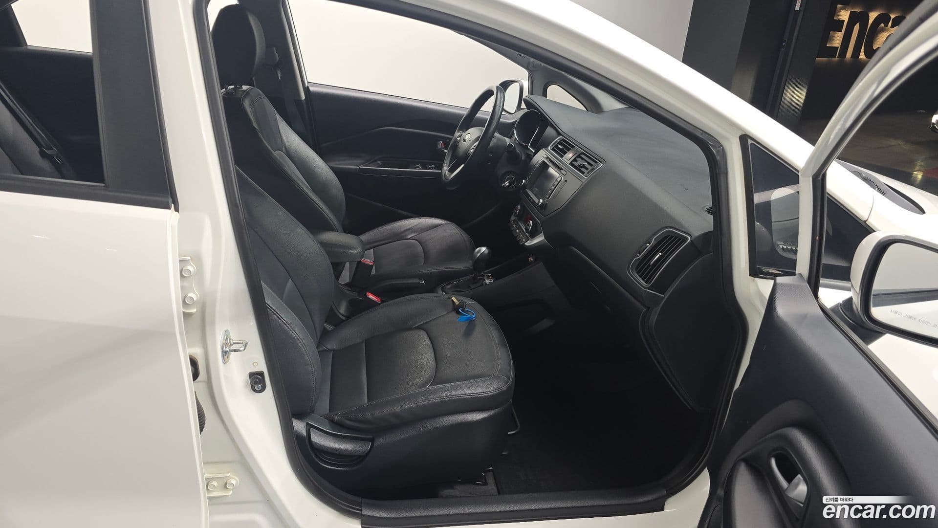 Main__Slider__Photo:pride Kia 2015.5-9