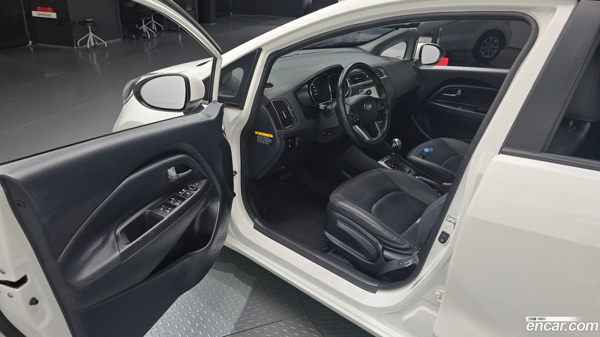 Main__Slider__Photo:pride Kia 2015.5-10