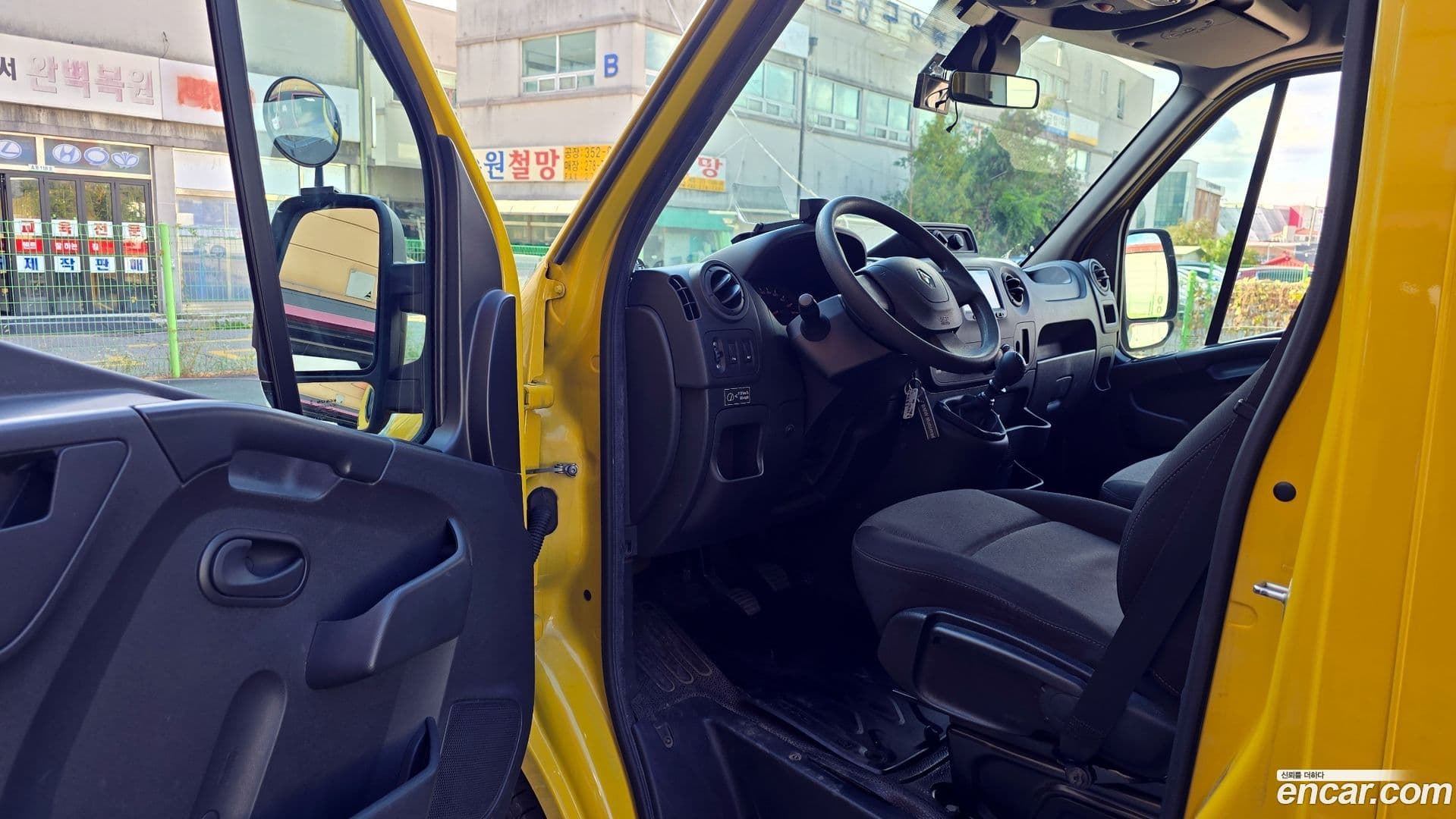 Main__Slider__Photo:Master Renault-KoreaSamsung 2019.8-9