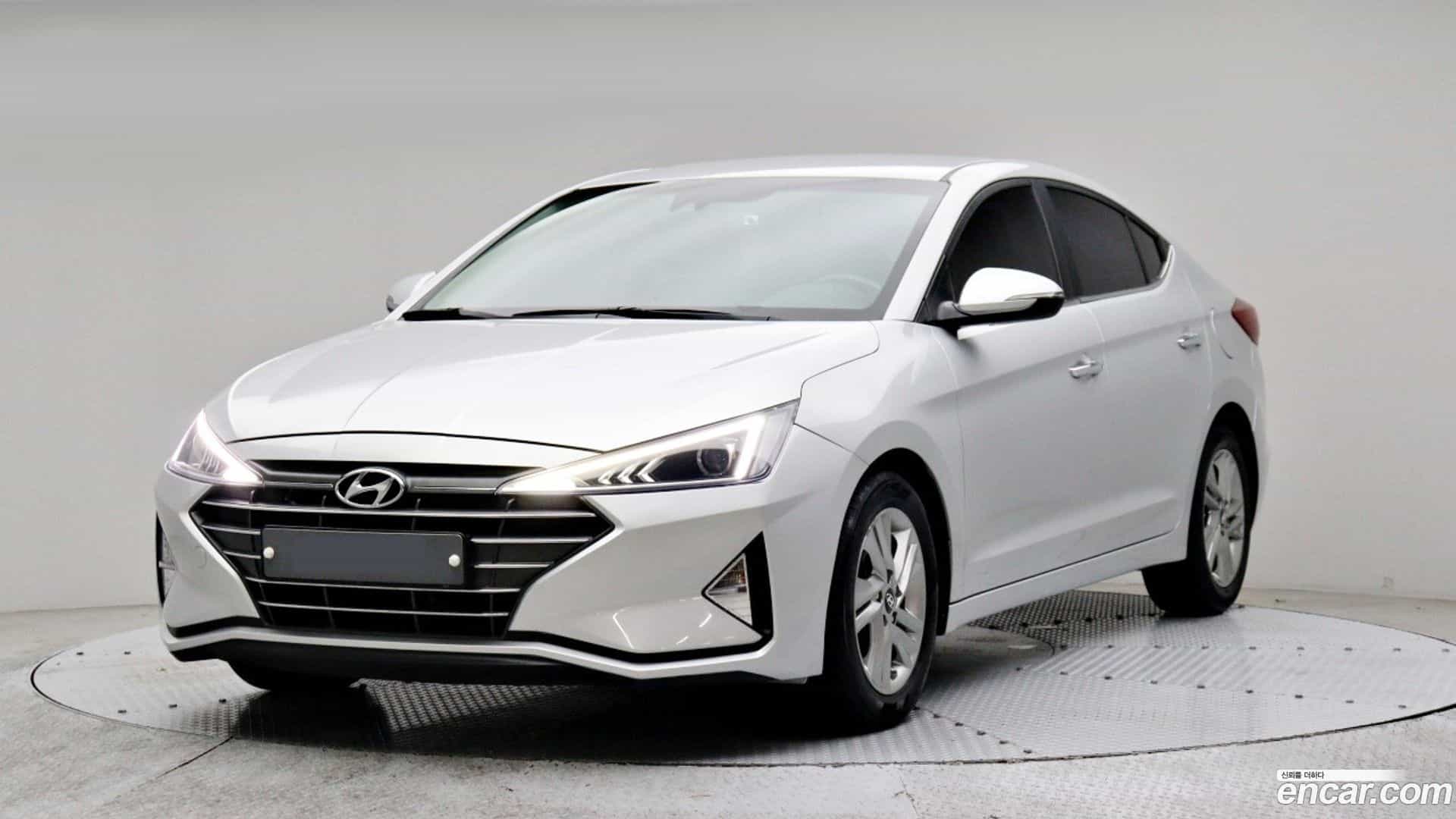 AVANTE Hyundai 2018.9-OUTER-001