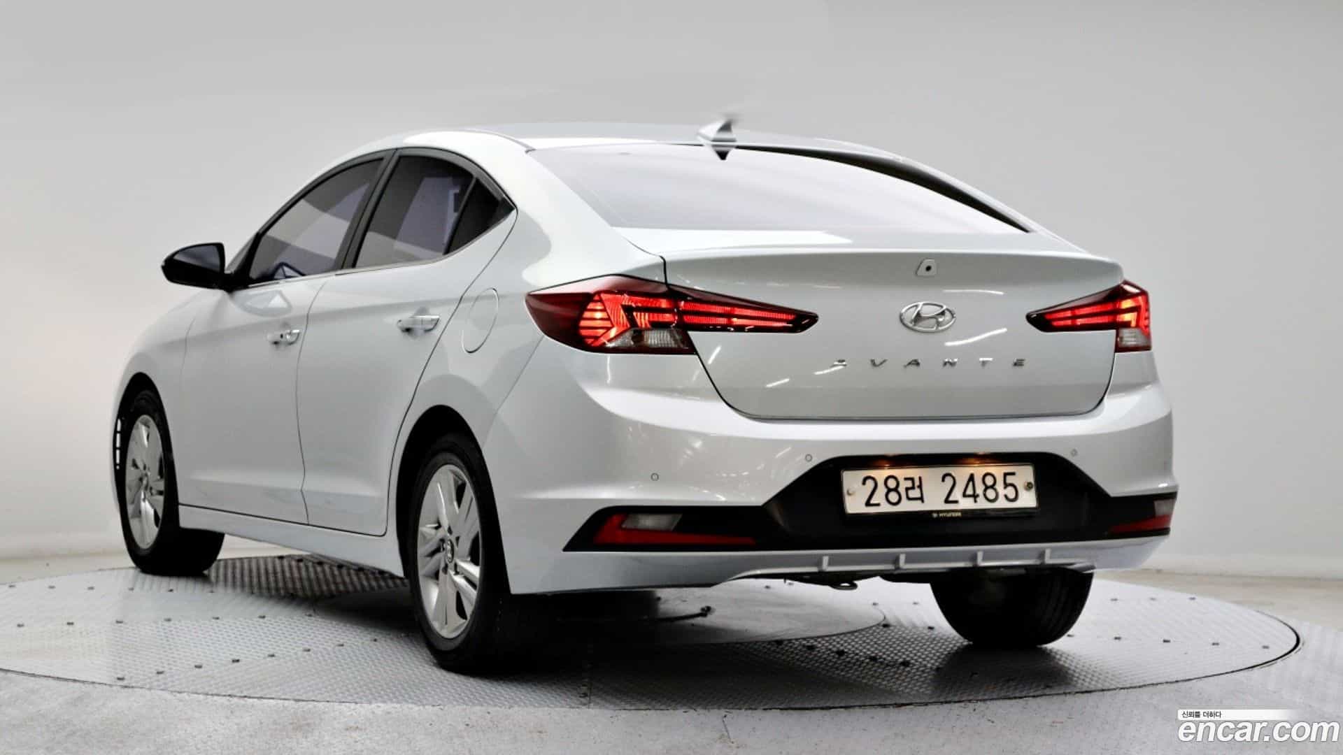 AVANTE Hyundai 2018.9-OUTER-002