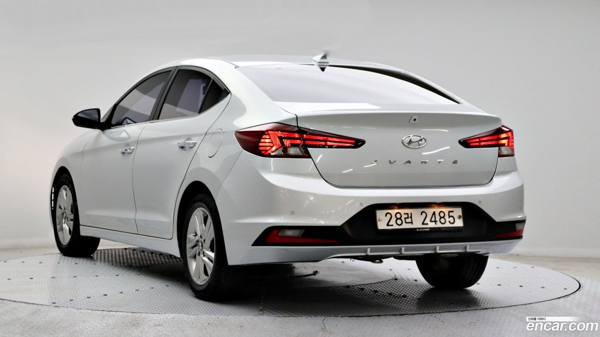 Main__Slider__Photo:AVANTE Hyundai 2018.9-1