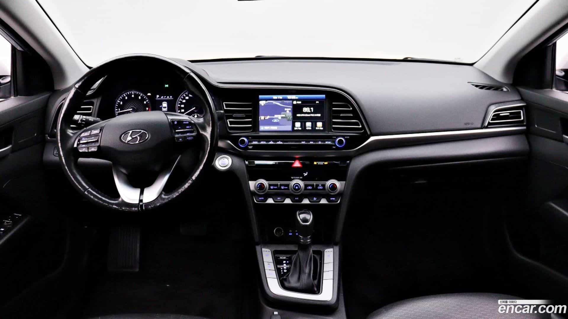 AVANTE Hyundai 2018.9-INNER-007