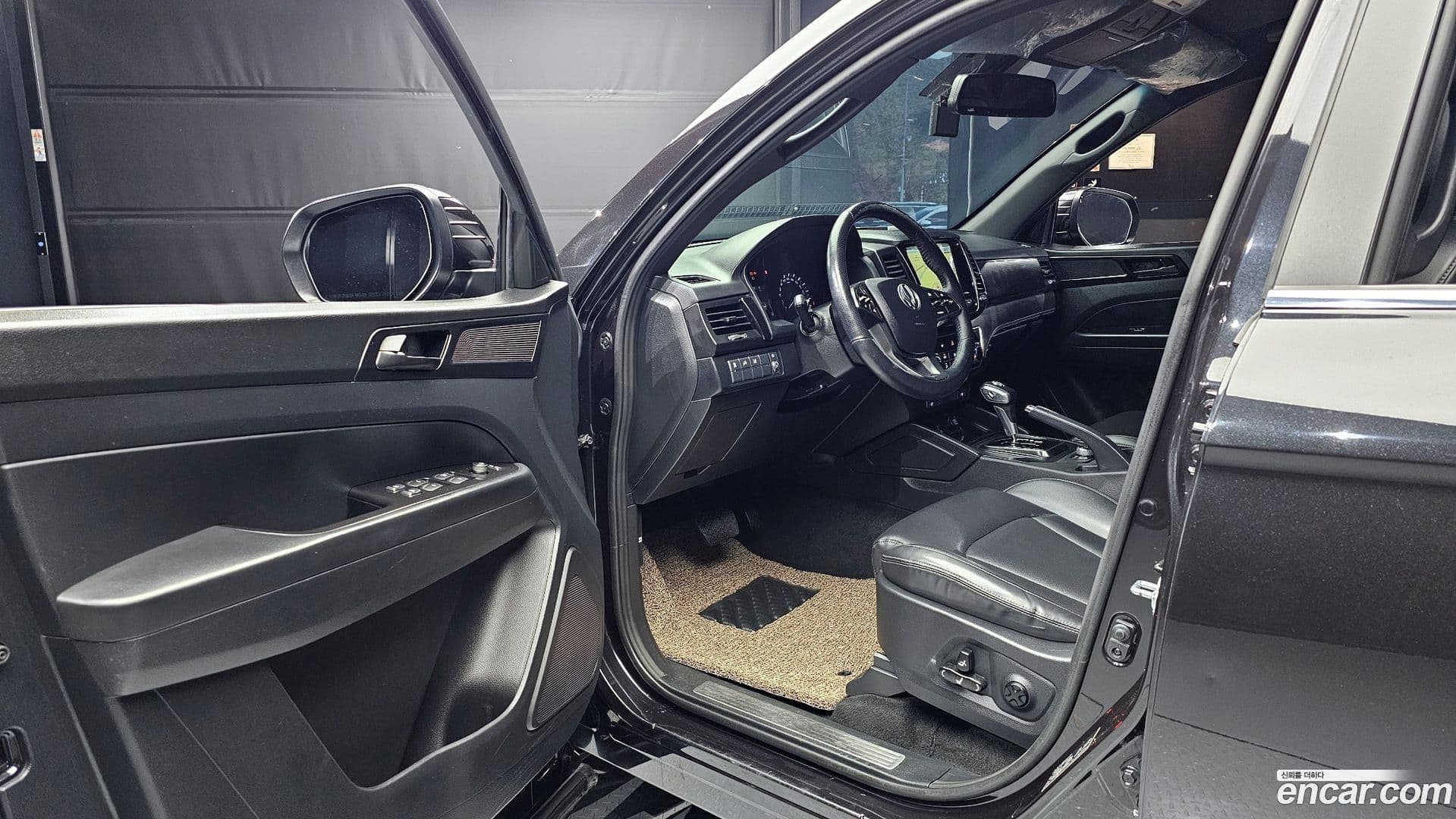 Main__Slider__Photo:Rexton KG_Mobility_Ssangyong 2021.0-9