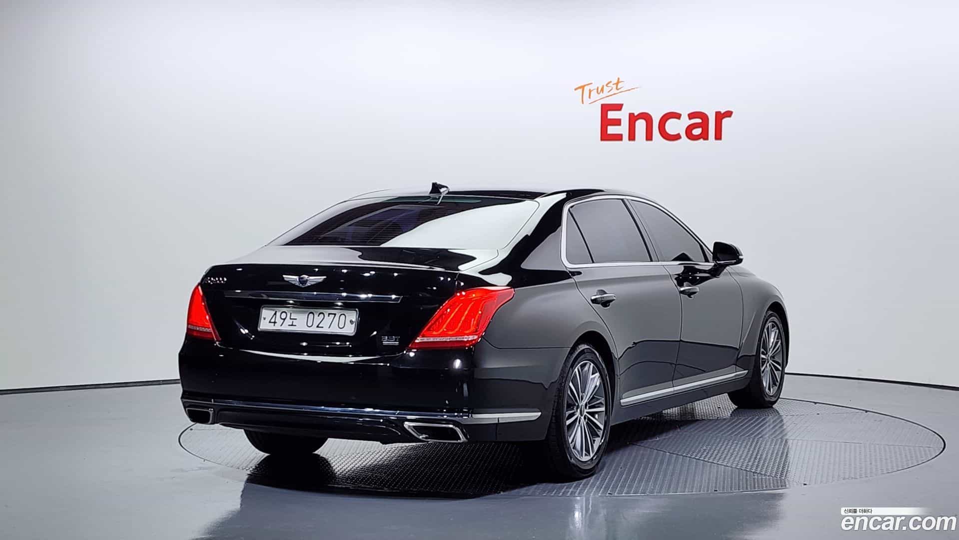 EQ900 Genesis 2016.1-OUTER-002