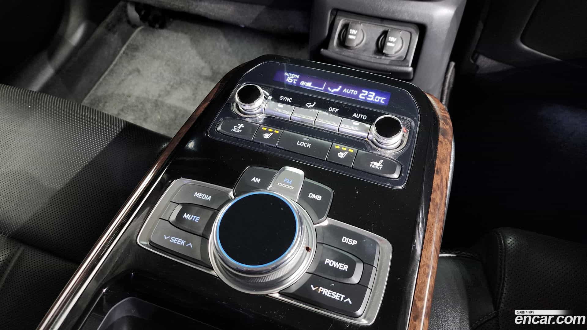 EQ900 Genesis 2016.1-OPTION-022