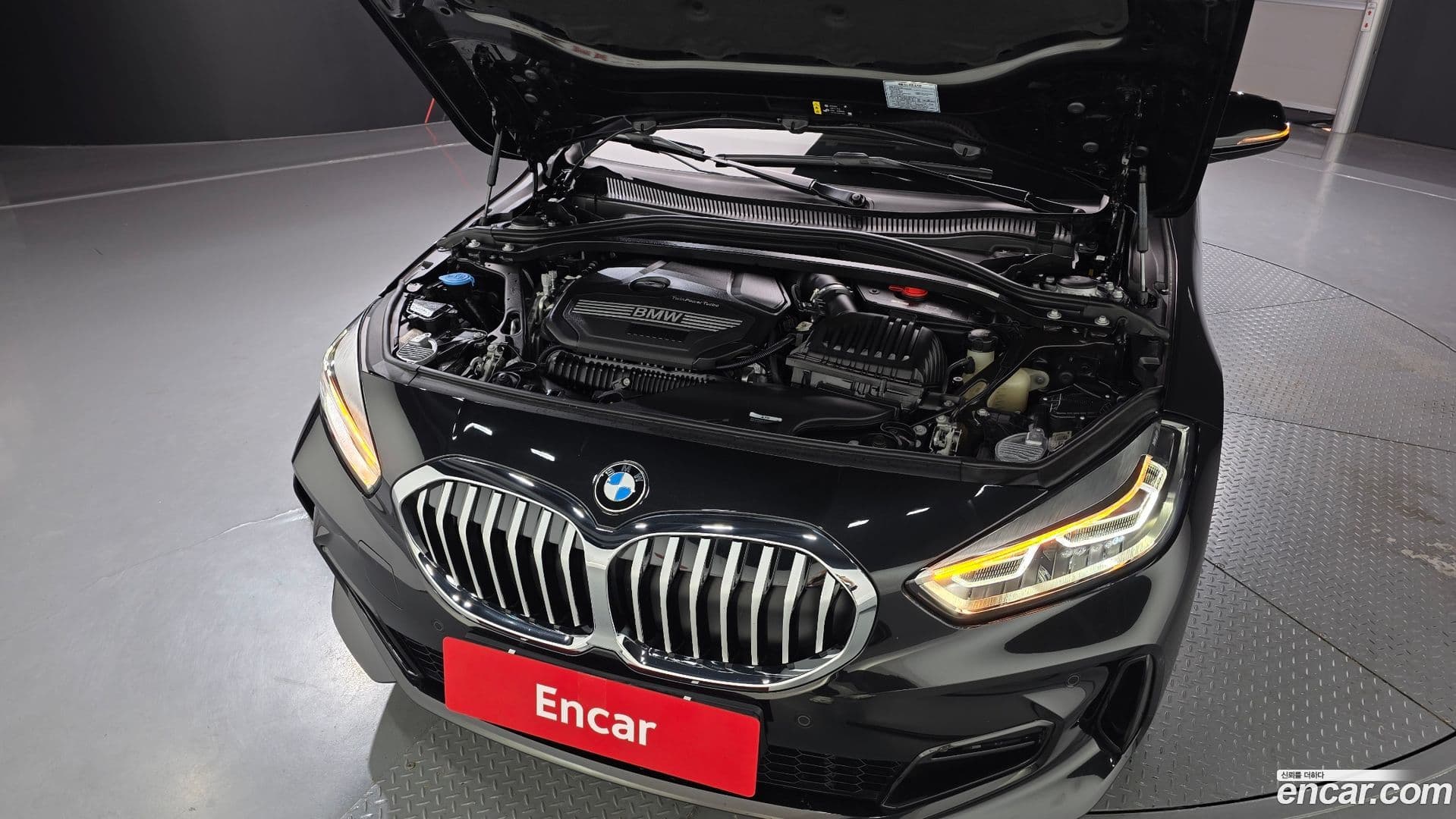 Main__Slider__Photo:1-Series BMW 2024.6-5