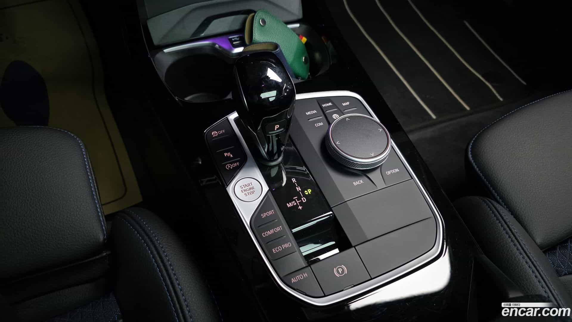 1-Series BMW 2024.6-INNER-009