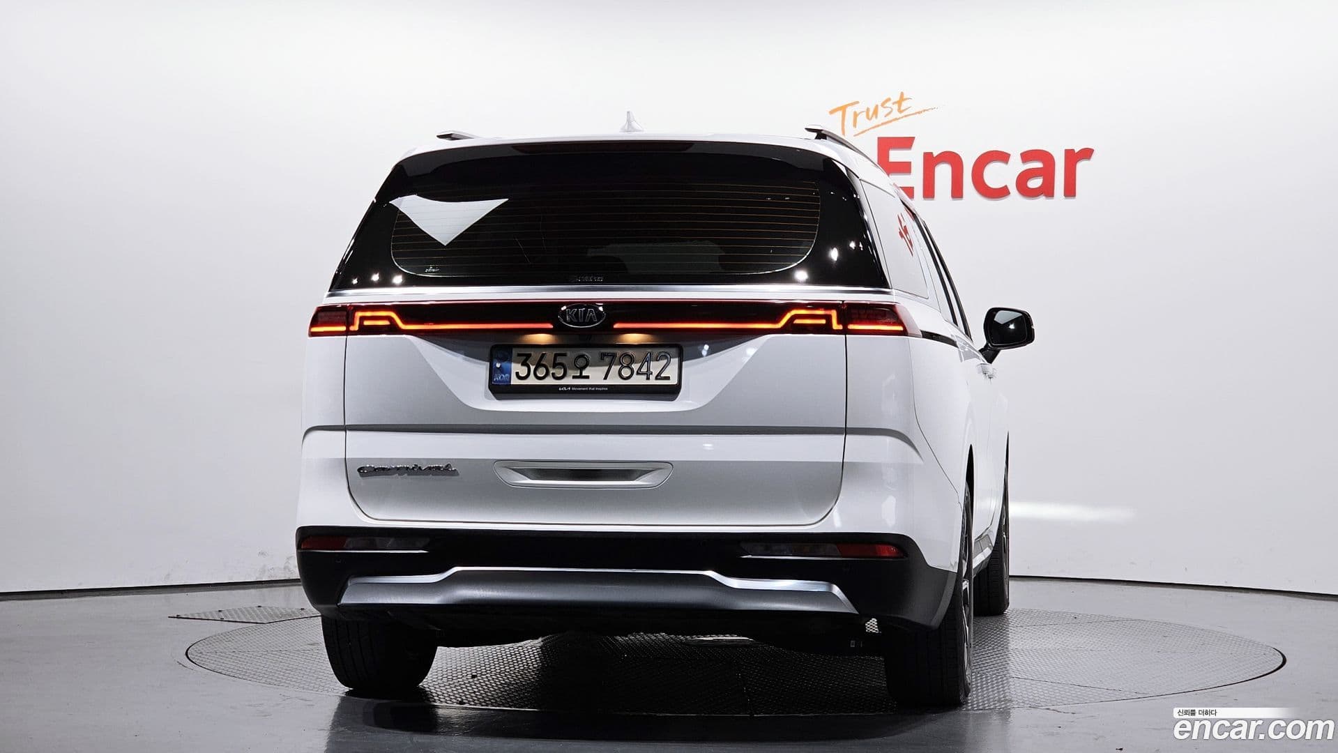 Main__Slider__Photo:Canival Kia 2021.3-3