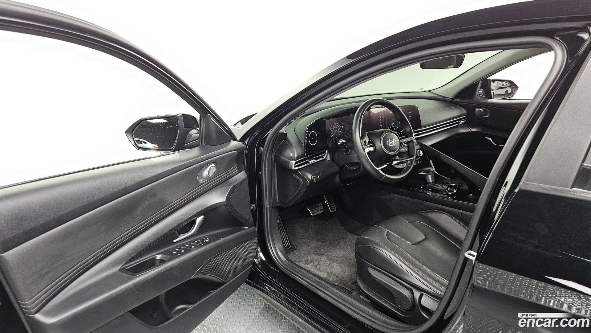 Main__Slider__Photo:AVANTE Hyundai 2023.4-9