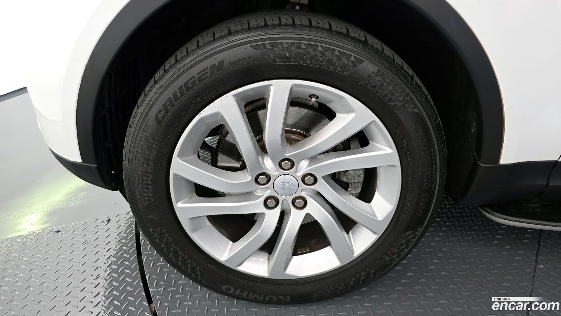 Main__Slider__Photo:Discovery Land Rover 2017.10-4