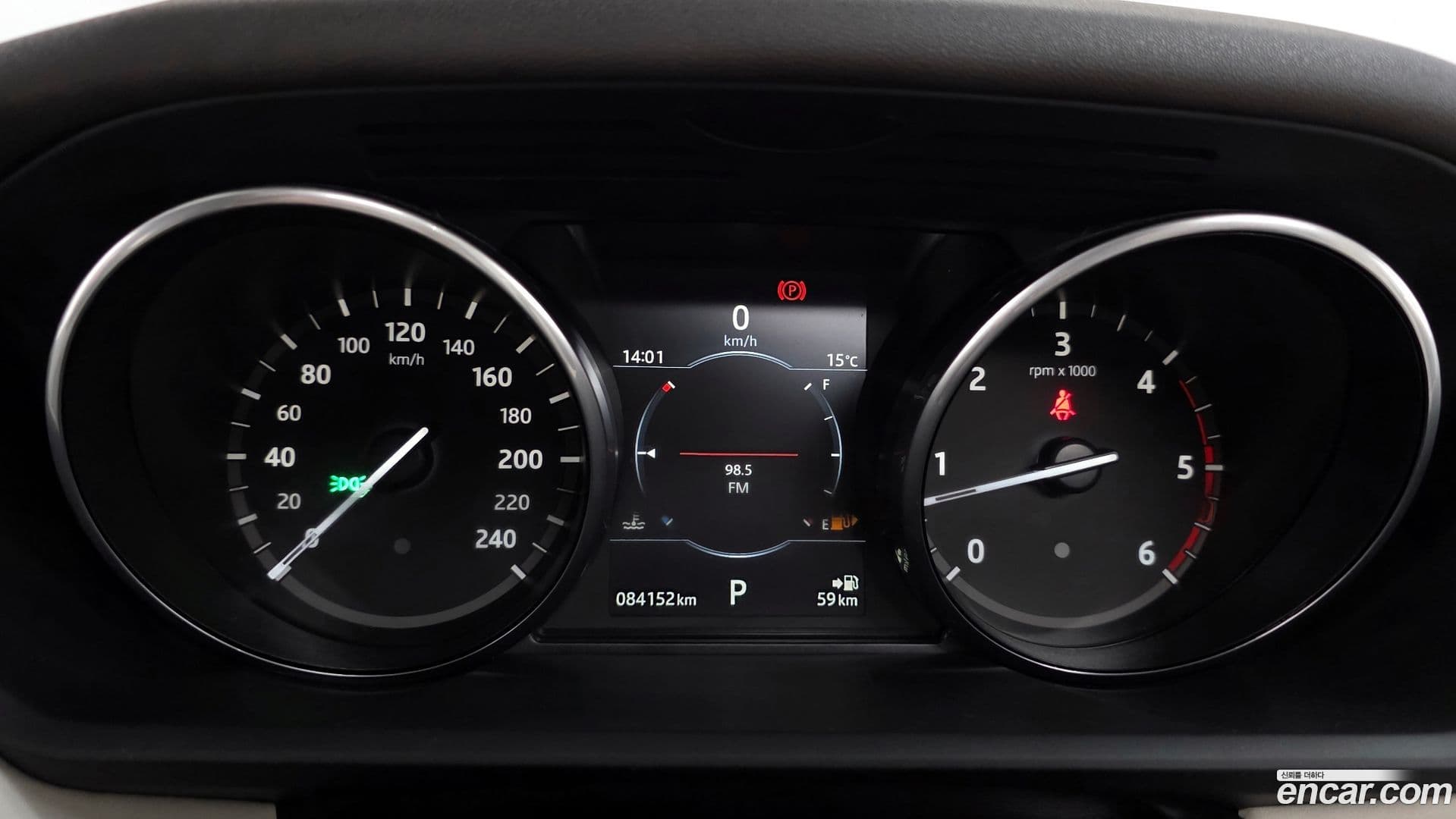 Main__Slider__Photo:Discovery Land Rover 2017.10-7