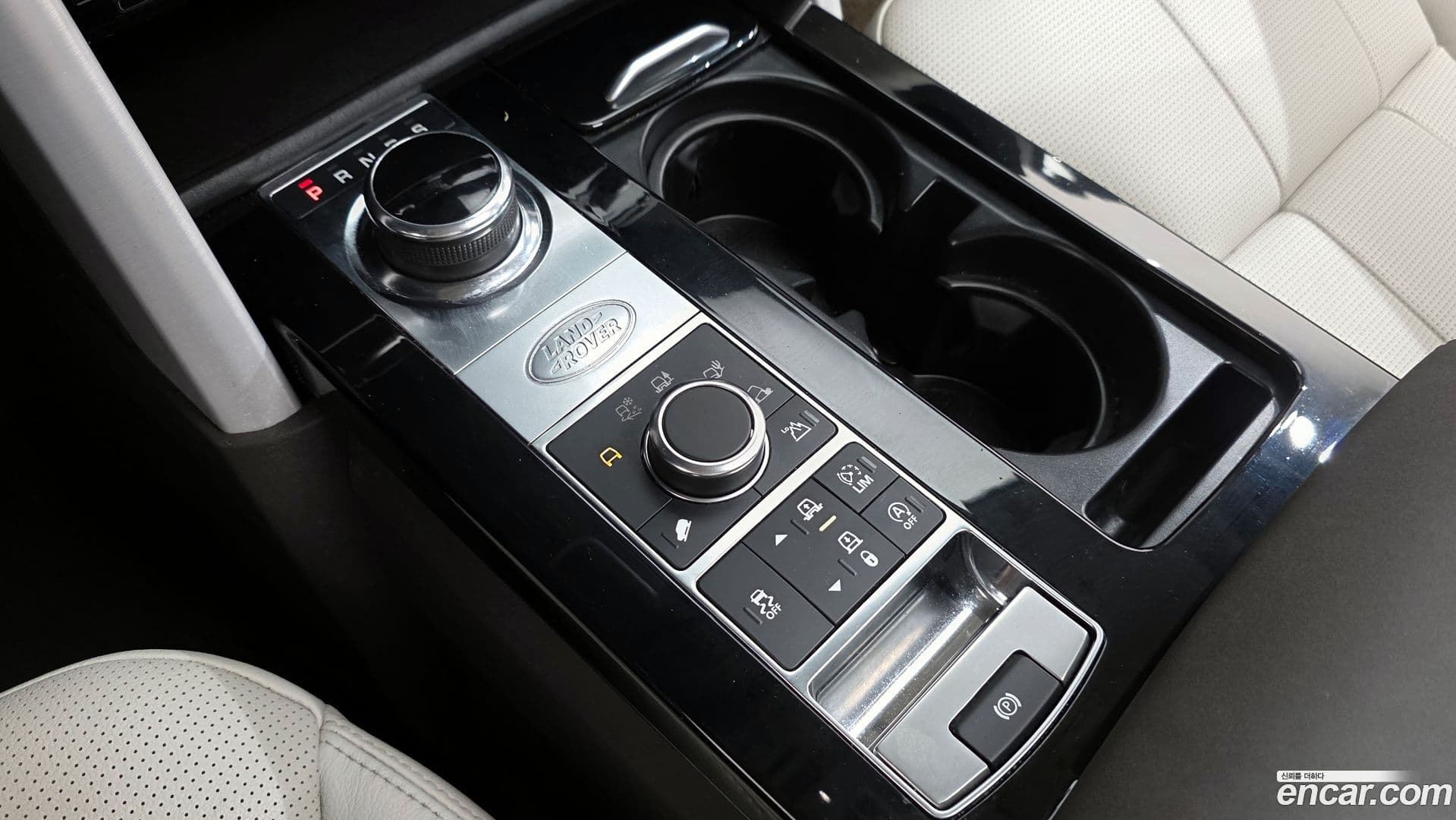 Main__Slider__Photo:Discovery Land Rover 2017.10-8