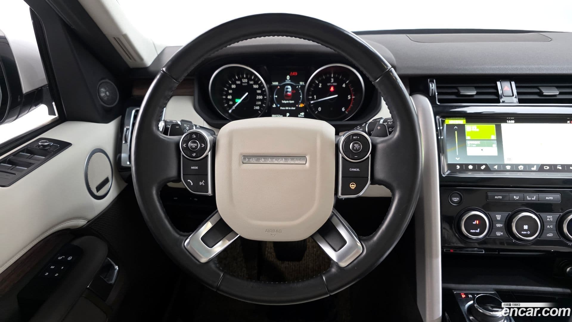 Main__Slider__Photo:Discovery Land Rover 2017.10-12