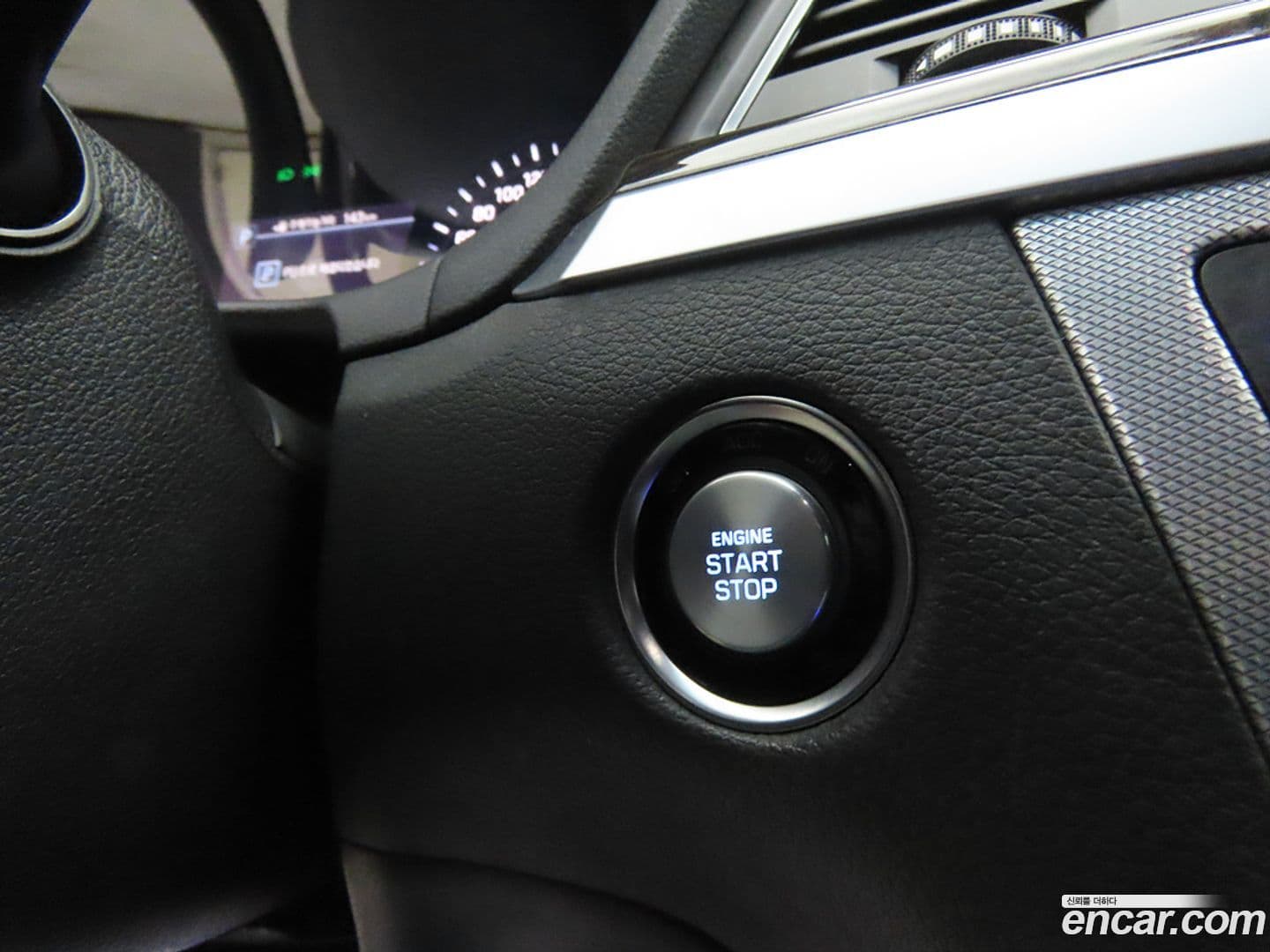 Main__Slider__Photo:G80 Genesis 2019.11-12