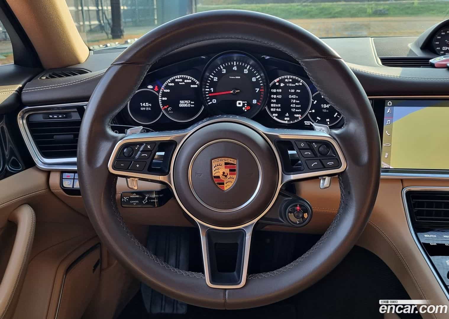 Panamera Porsche 2018.7-INNER-010