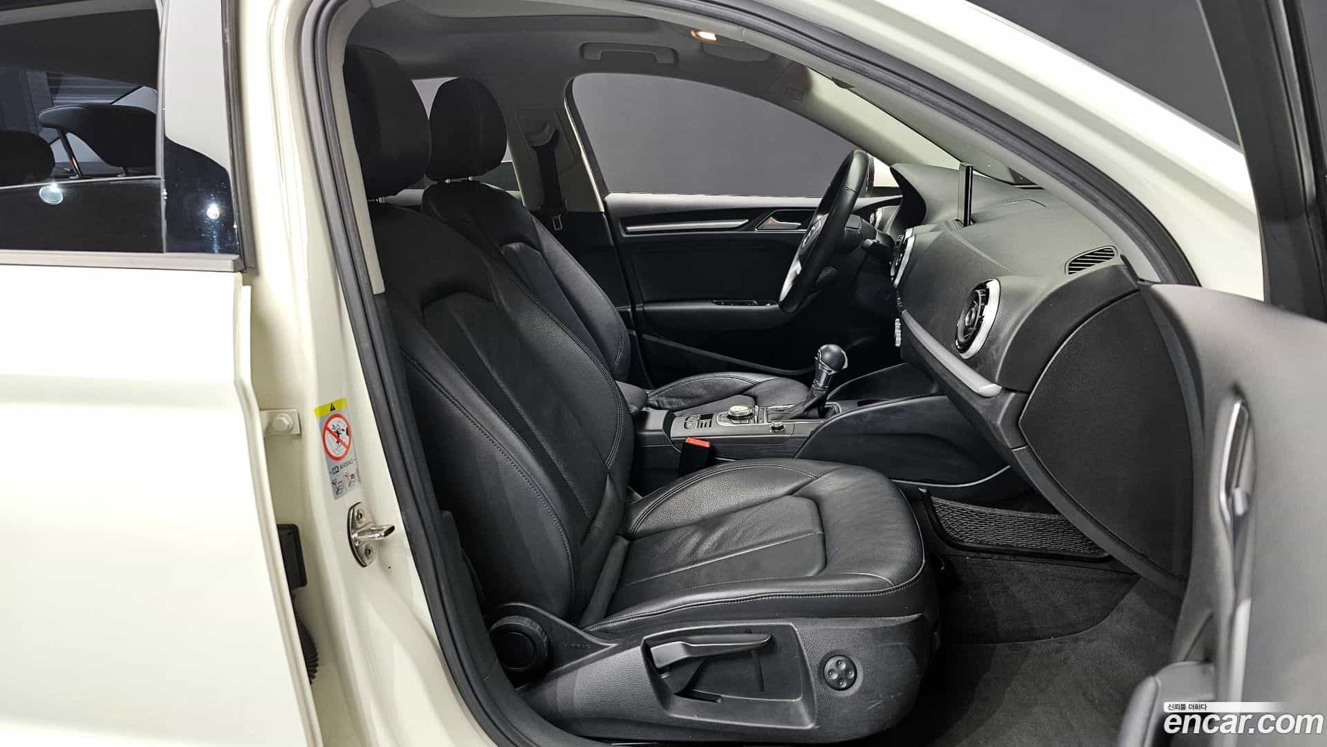 A3 Audi 2015.5-INNER-010