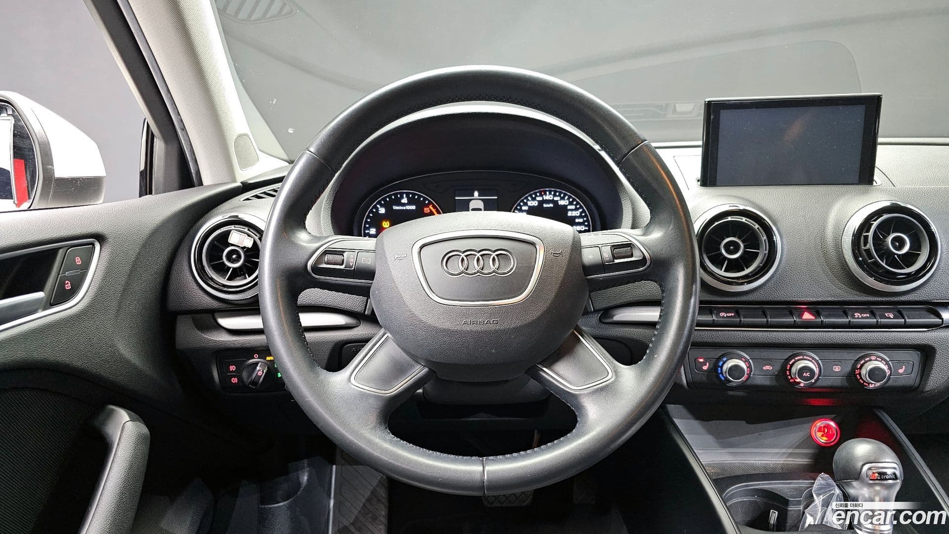 Main__Slider__Photo:A3 Audi 2015.5-12
