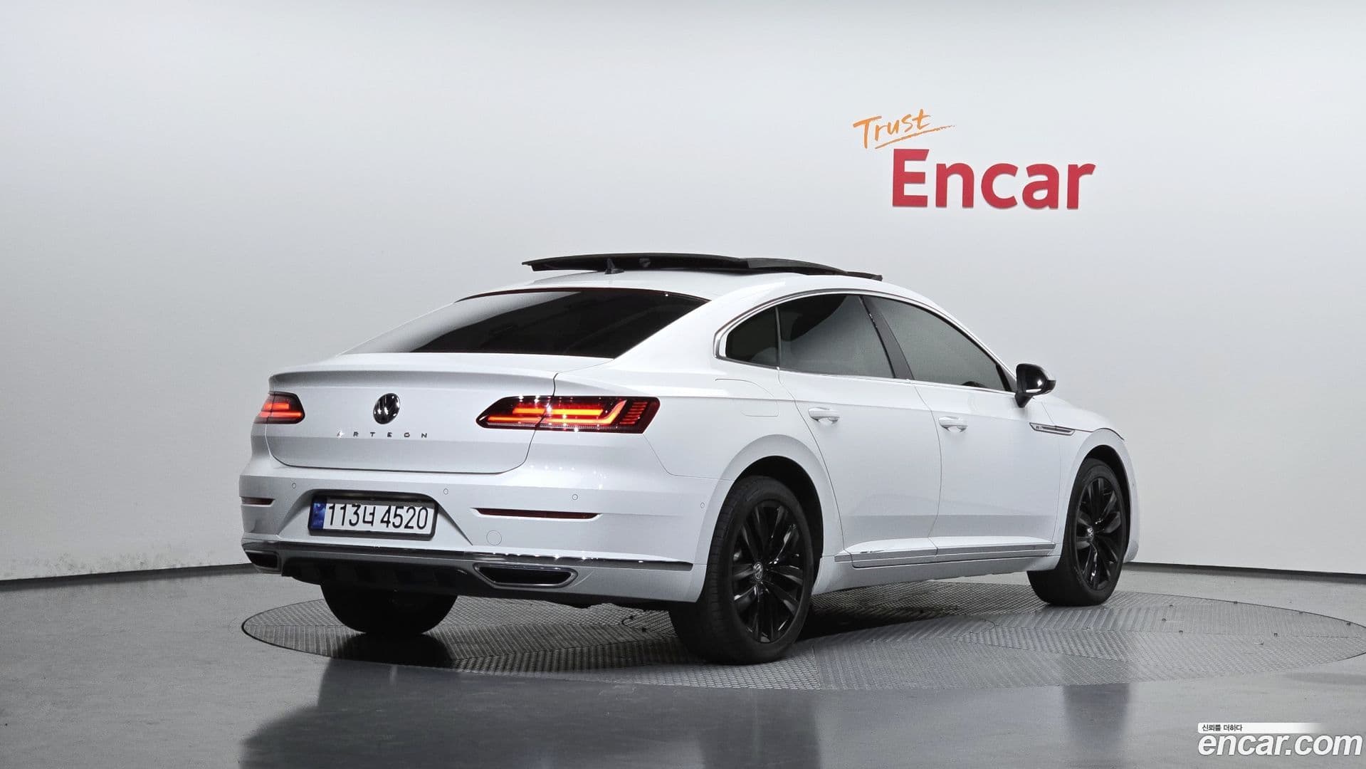 Main__Slider__Photo:Arteon Volkswagen 2019.4-1