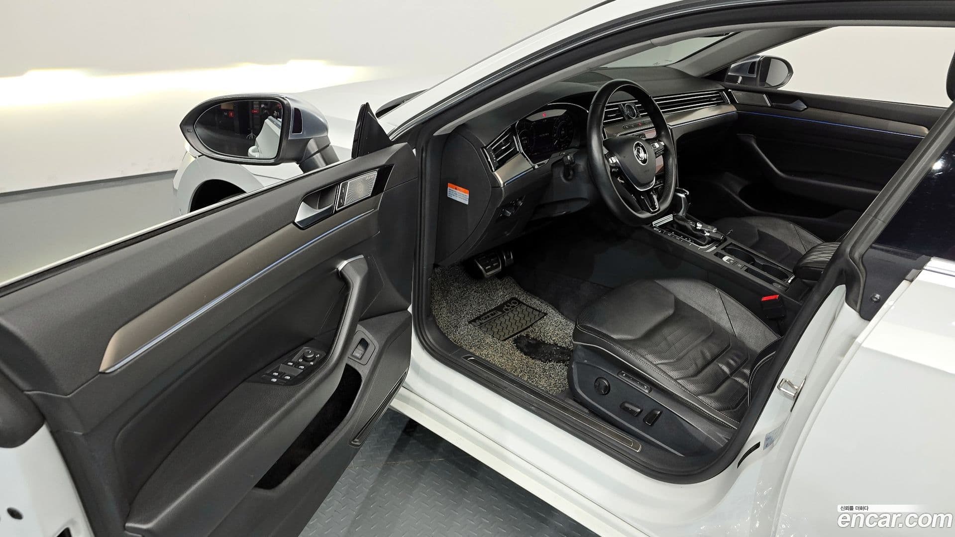 Main__Slider__Photo:Arteon Volkswagen 2019.4-9