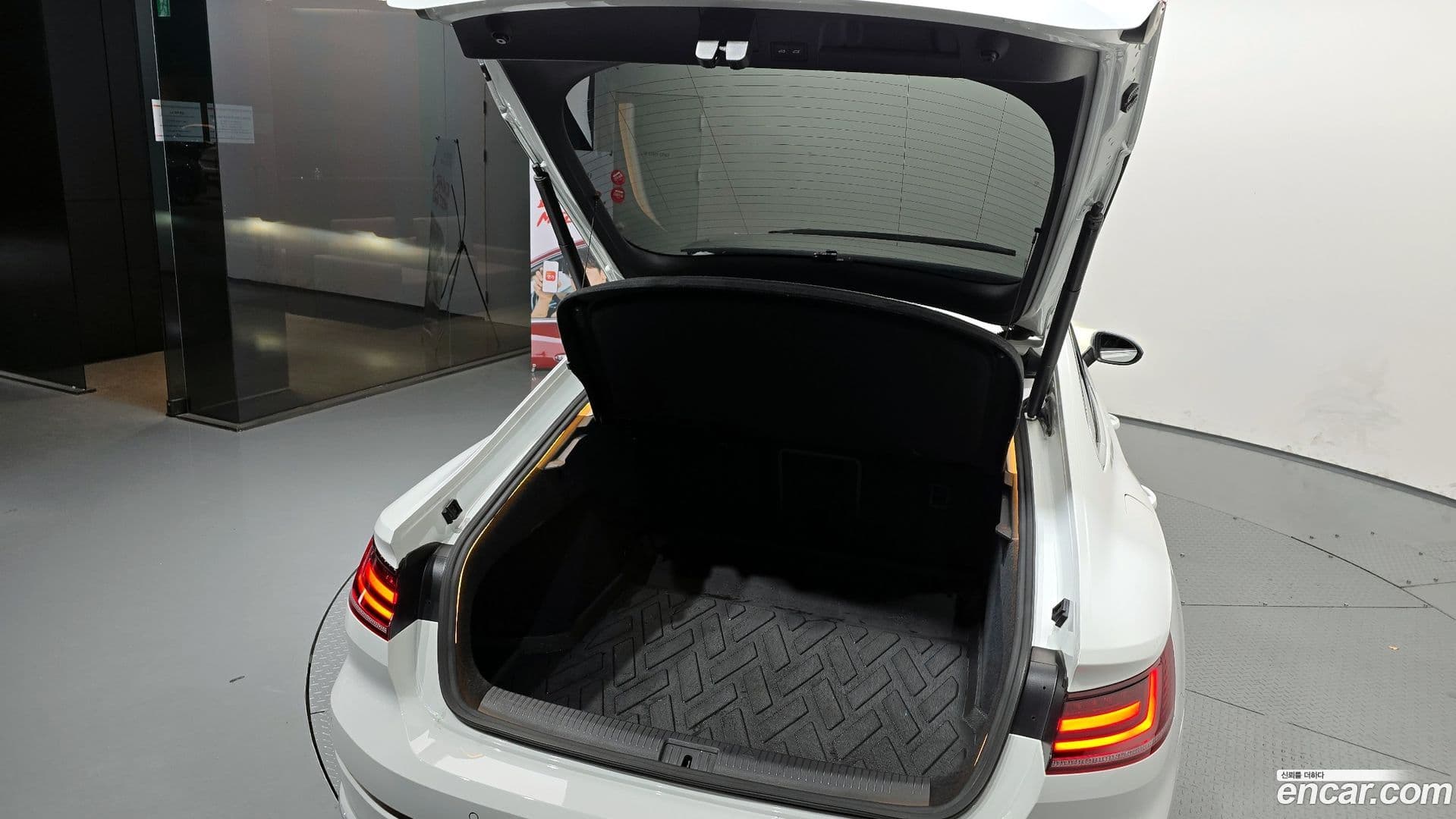 Main__Slider__Photo:Arteon Volkswagen 2019.4-19