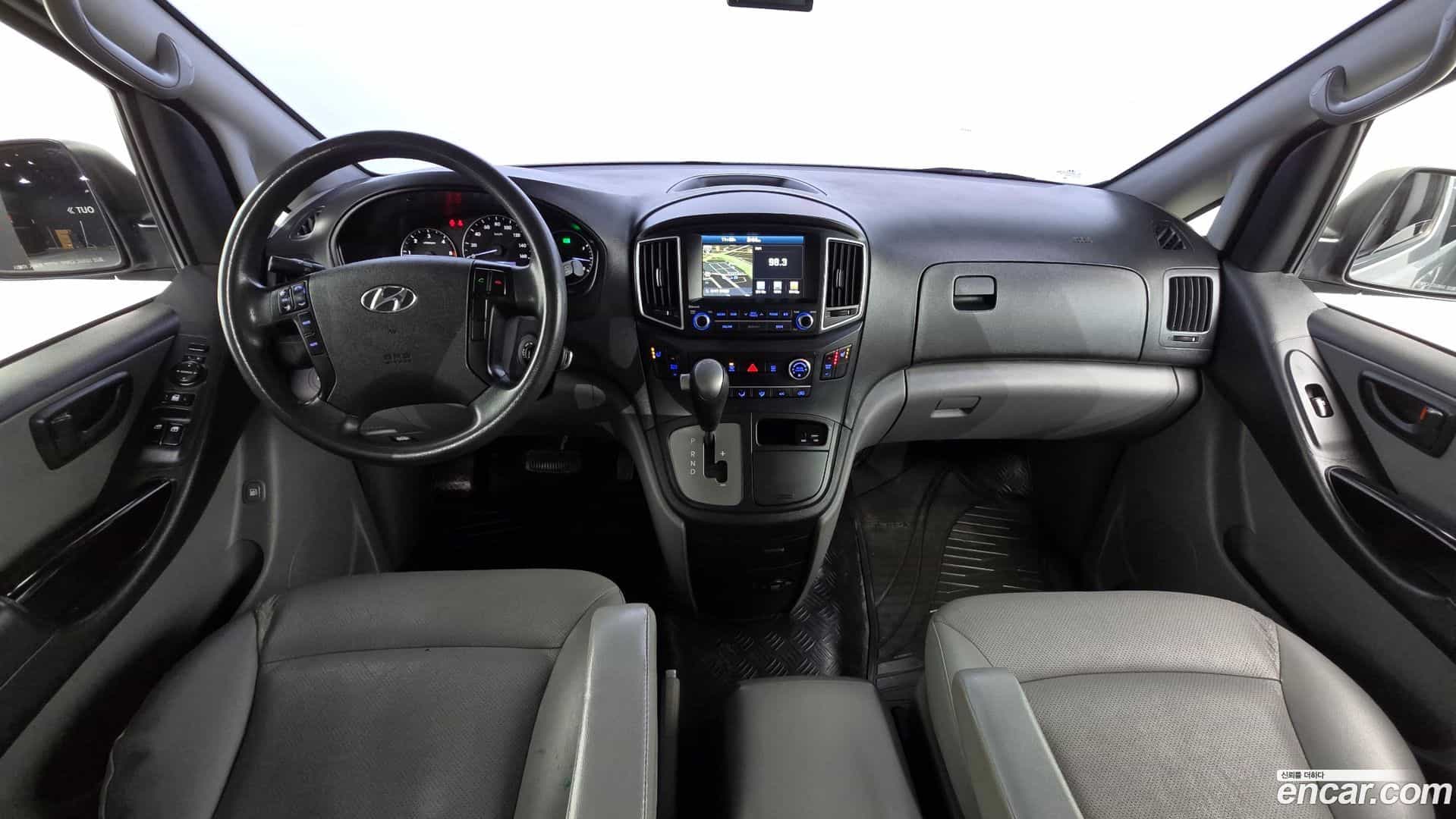 Starex Hyundai 2017.3-INNER-007