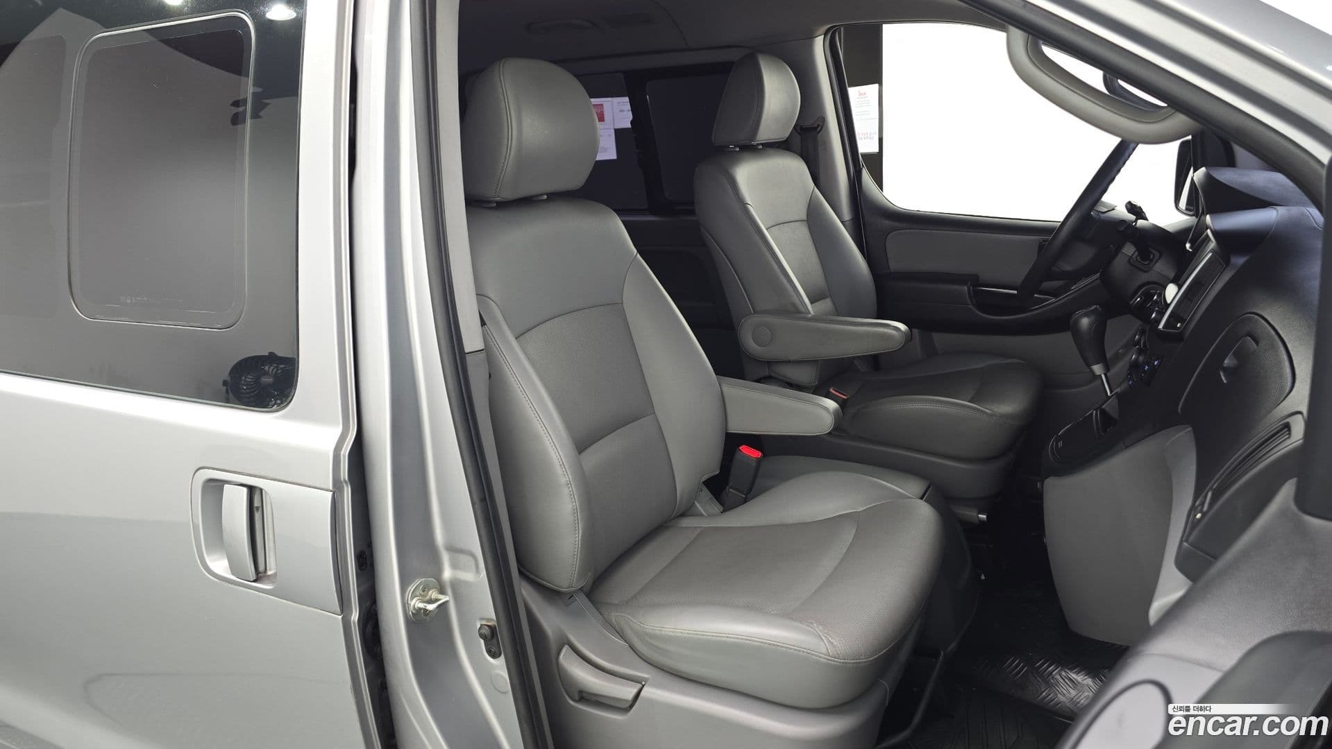 Main__Slider__Photo:Starex Hyundai 2017.3-9