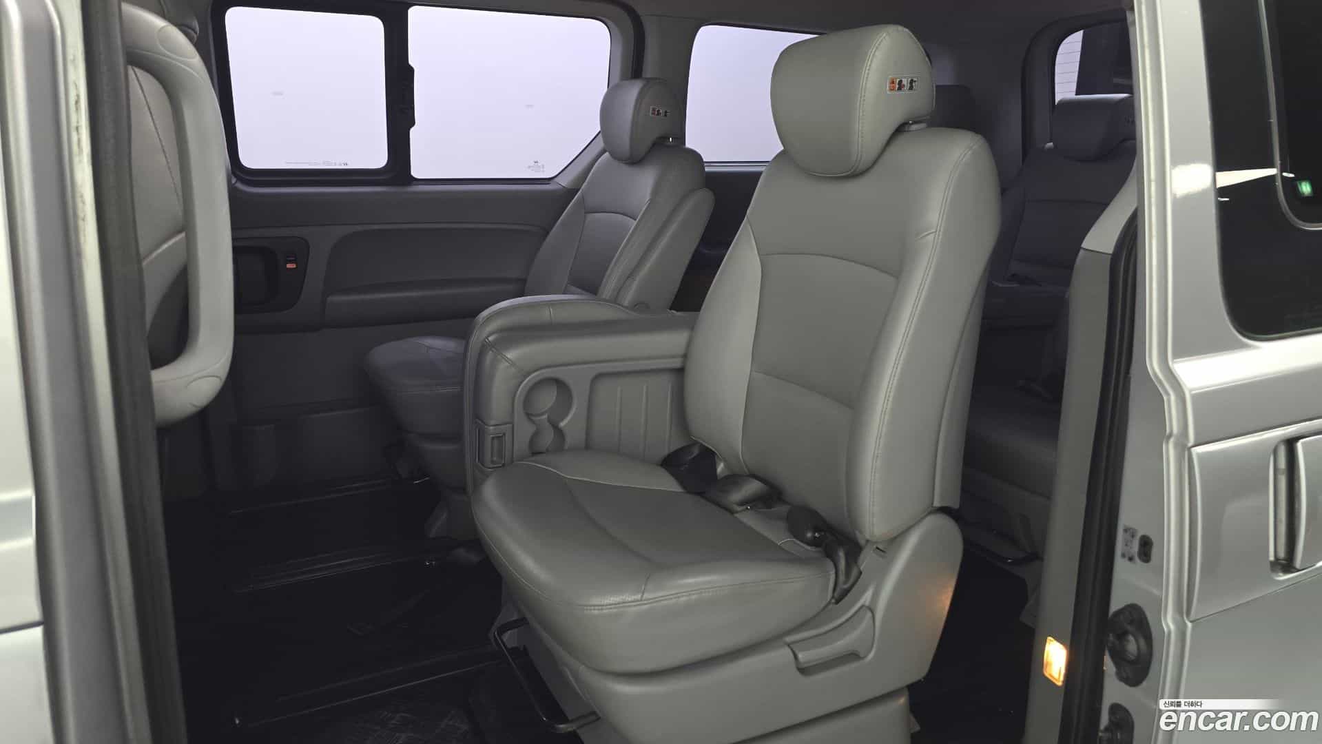 Starex Hyundai 2017.3-OPTION-016