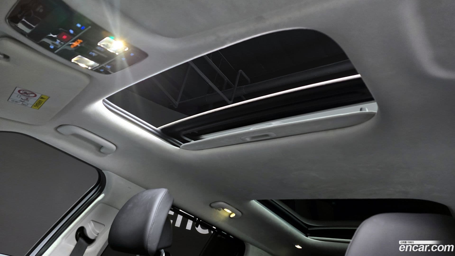 Main__Slider__Photo:Santafe Hyundai 2023.10-16