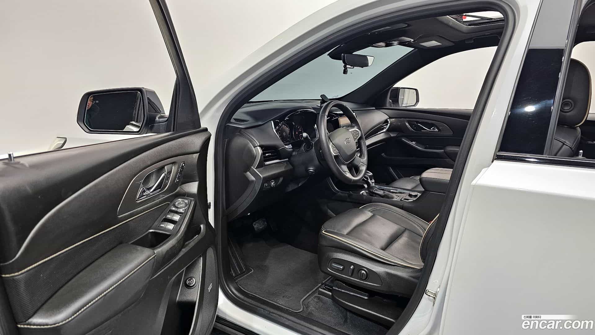 Traverse Chevrolet 2022.7-INNER-010