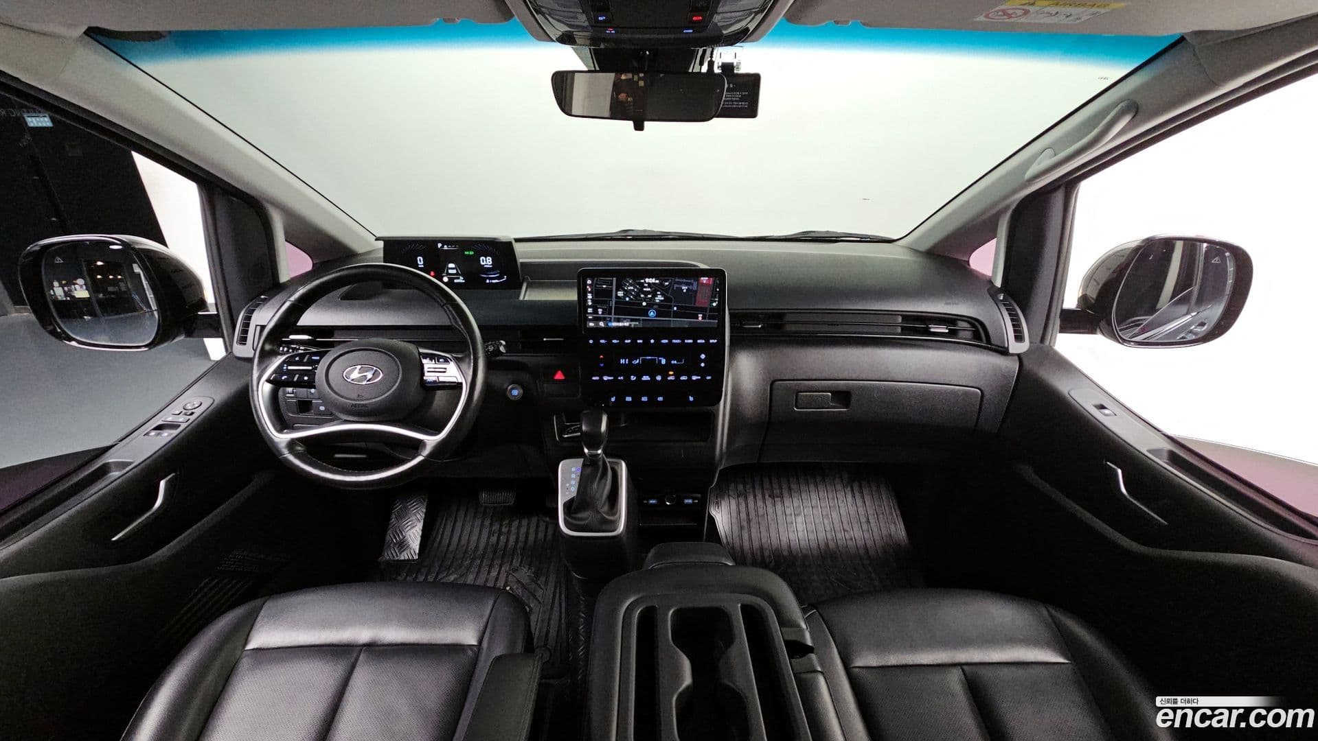 Main__Slider__Photo:Staria Hyundai 2021.6-6