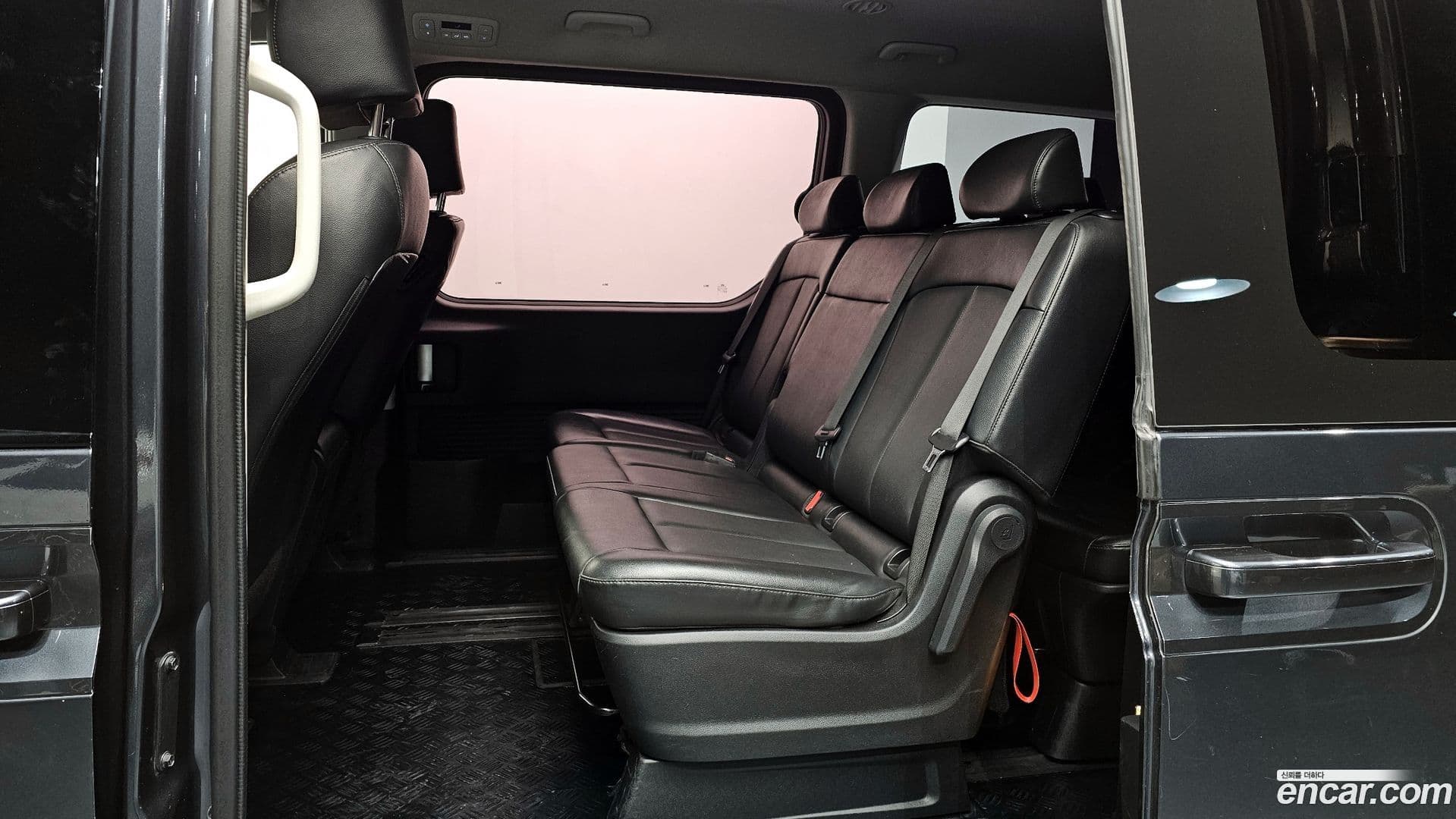 Main__Slider__Photo:Staria Hyundai 2021.6-19