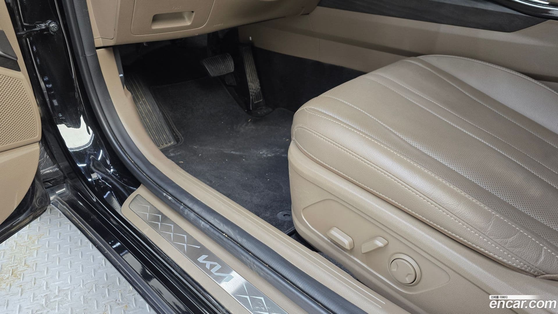 Main__Slider__Photo:K8 Kia 2021.11-17